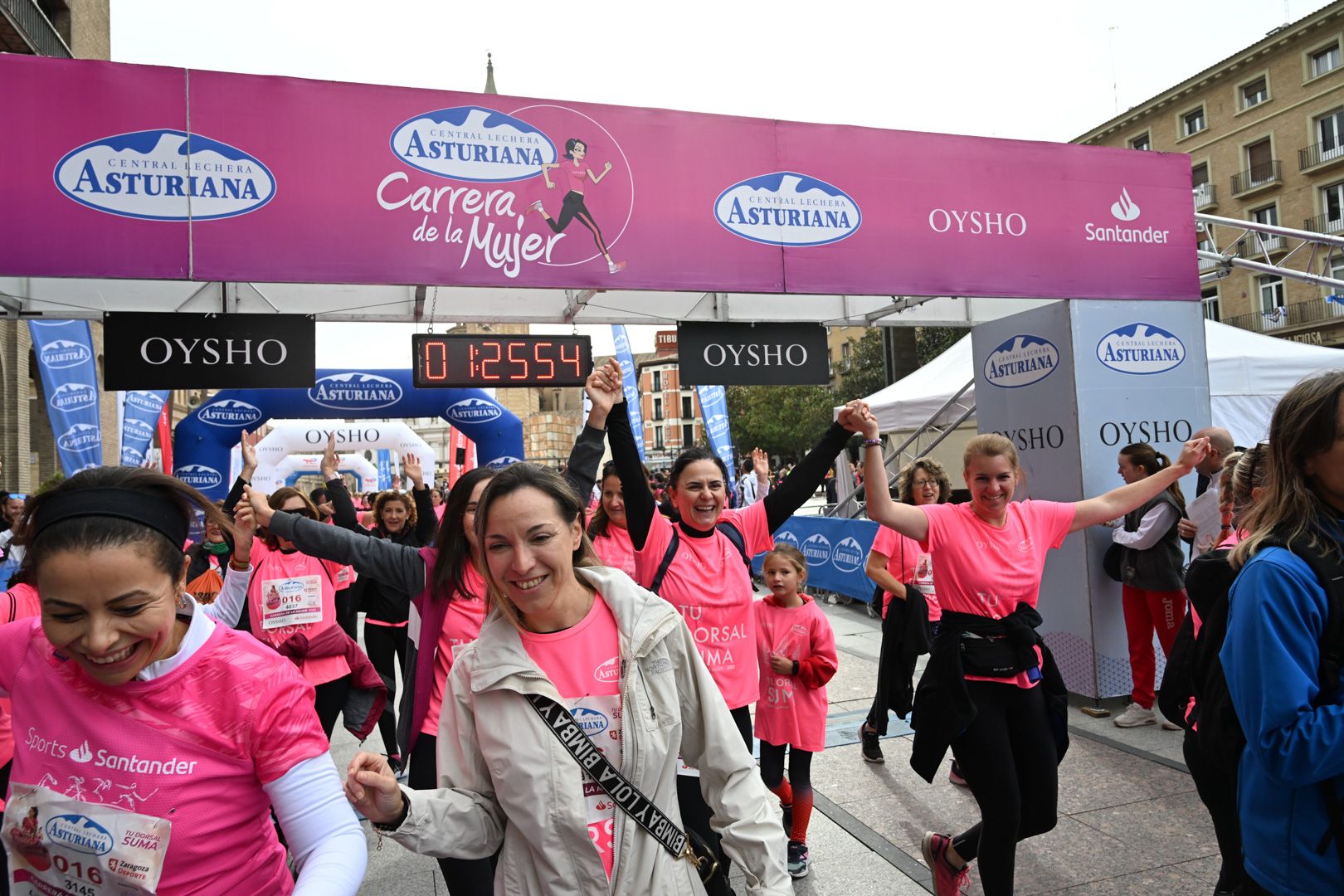 Todas las fotos de la Carrera de la Mujer de Zaragoza 2023. 8353