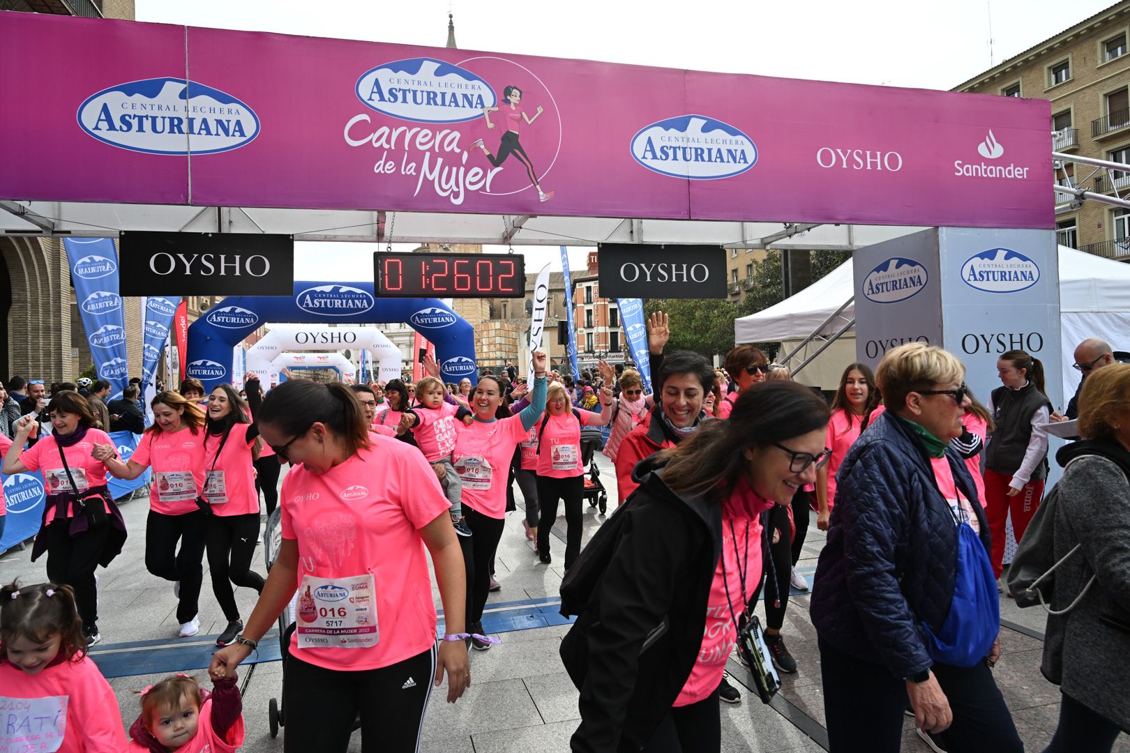 Todas las fotos de la Carrera de la Mujer de Zaragoza 2023. 8364