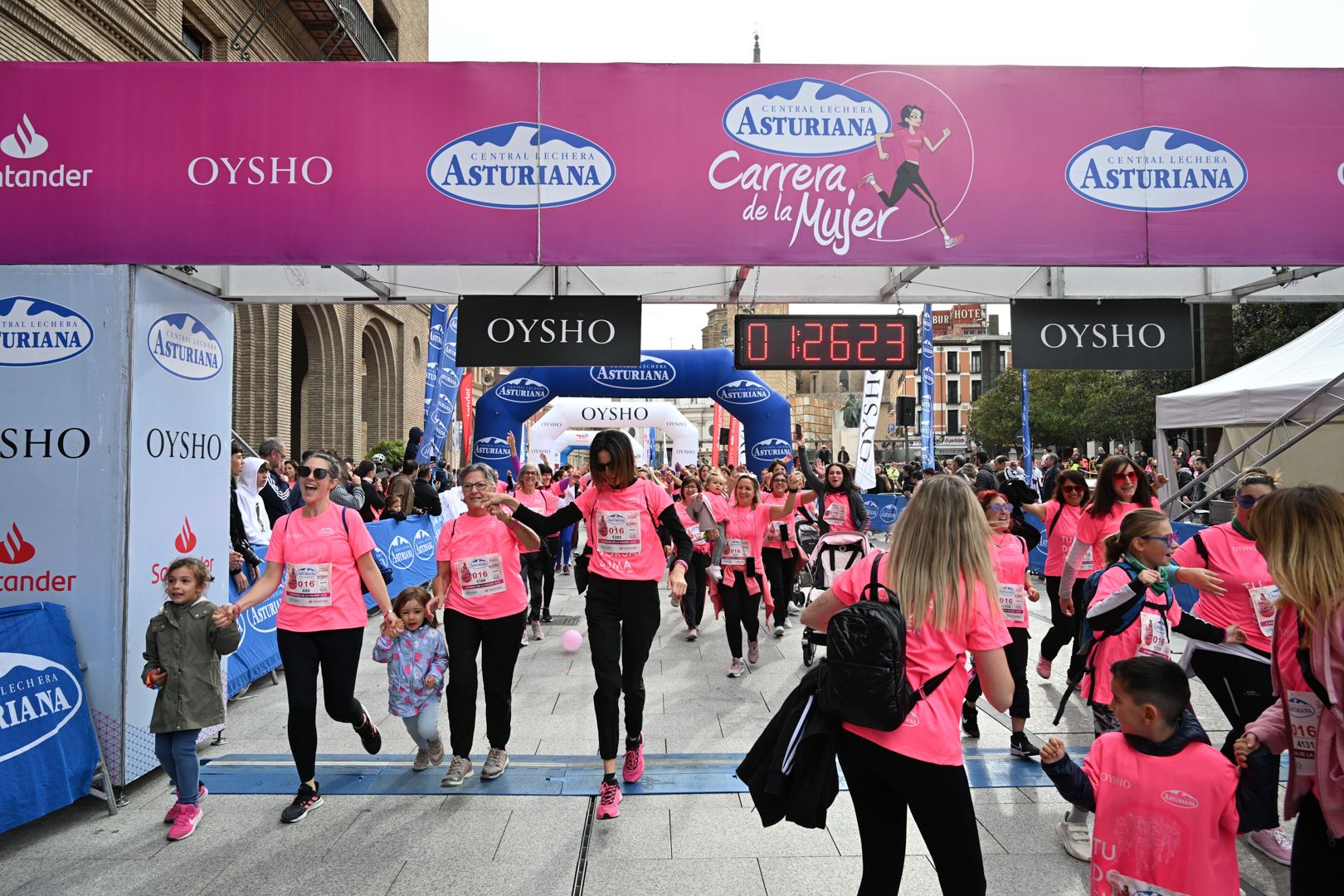 Todas las fotos de la Carrera de la Mujer de Zaragoza 2023. 8390
