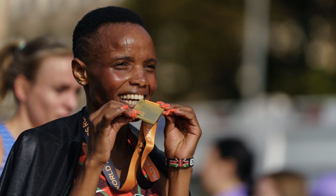 Beatrice Chebet, campeona del mundo de cross y de 5K en ruta en este 2023. WORLD ATHLETICS.
