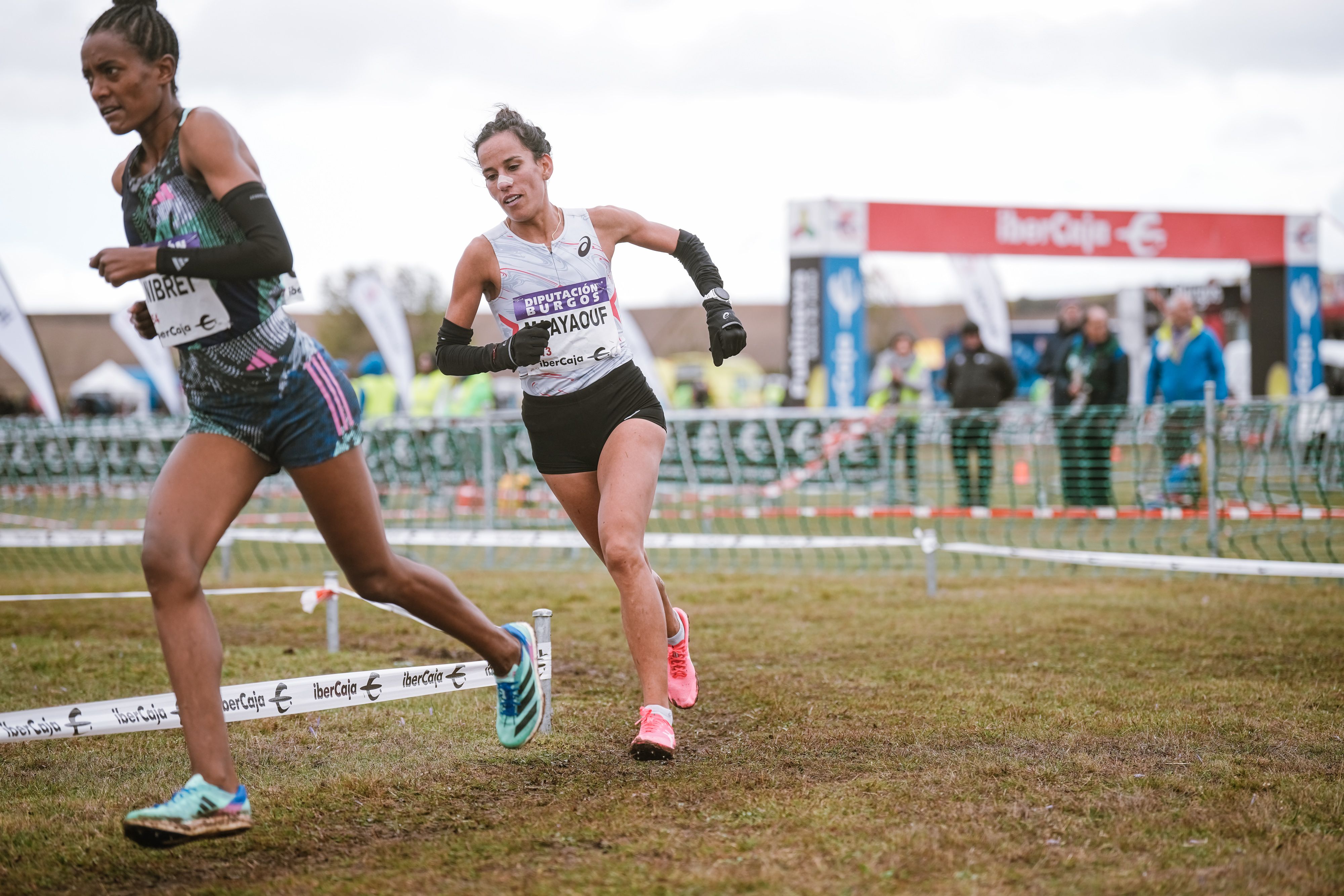 Majida Maayouf fue la primera española en el Cross de Atapuerca 2023. SPORTMEDIA.