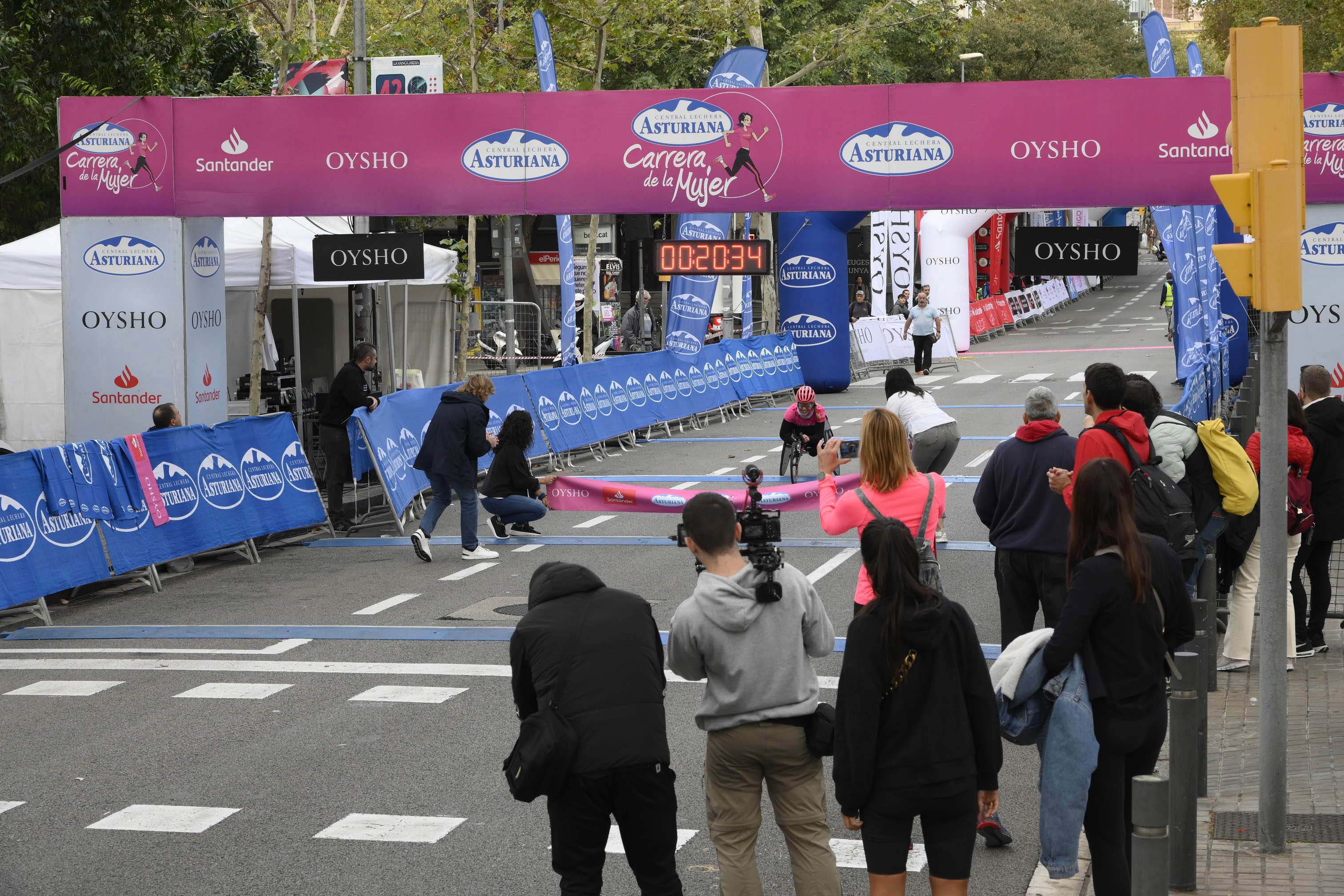 Las mejores fotos de la Carrera de la Mujer de Barcelona 2023. 3887