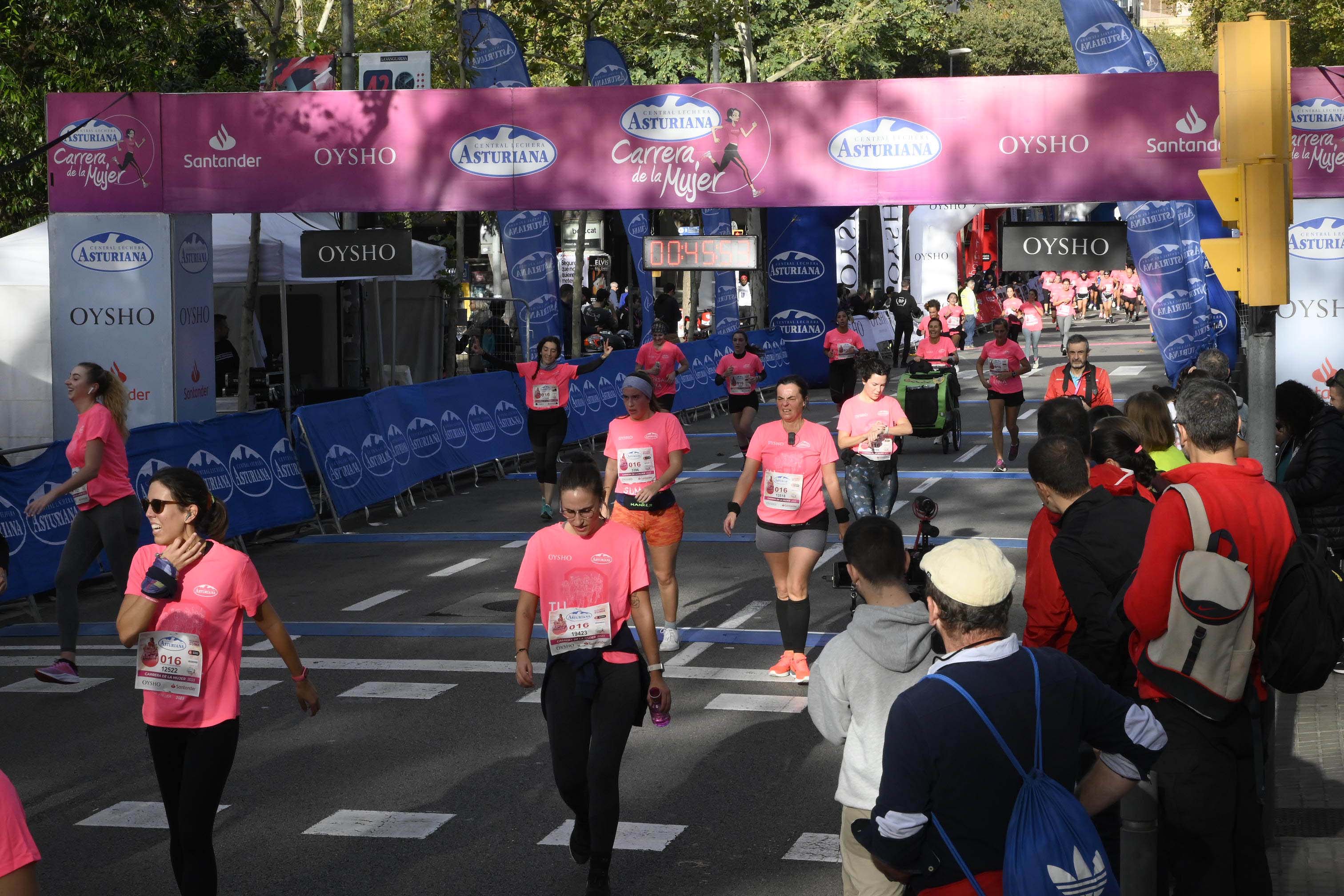 Las mejores fotos de la Carrera de la Mujer de Barcelona 2023. 4453