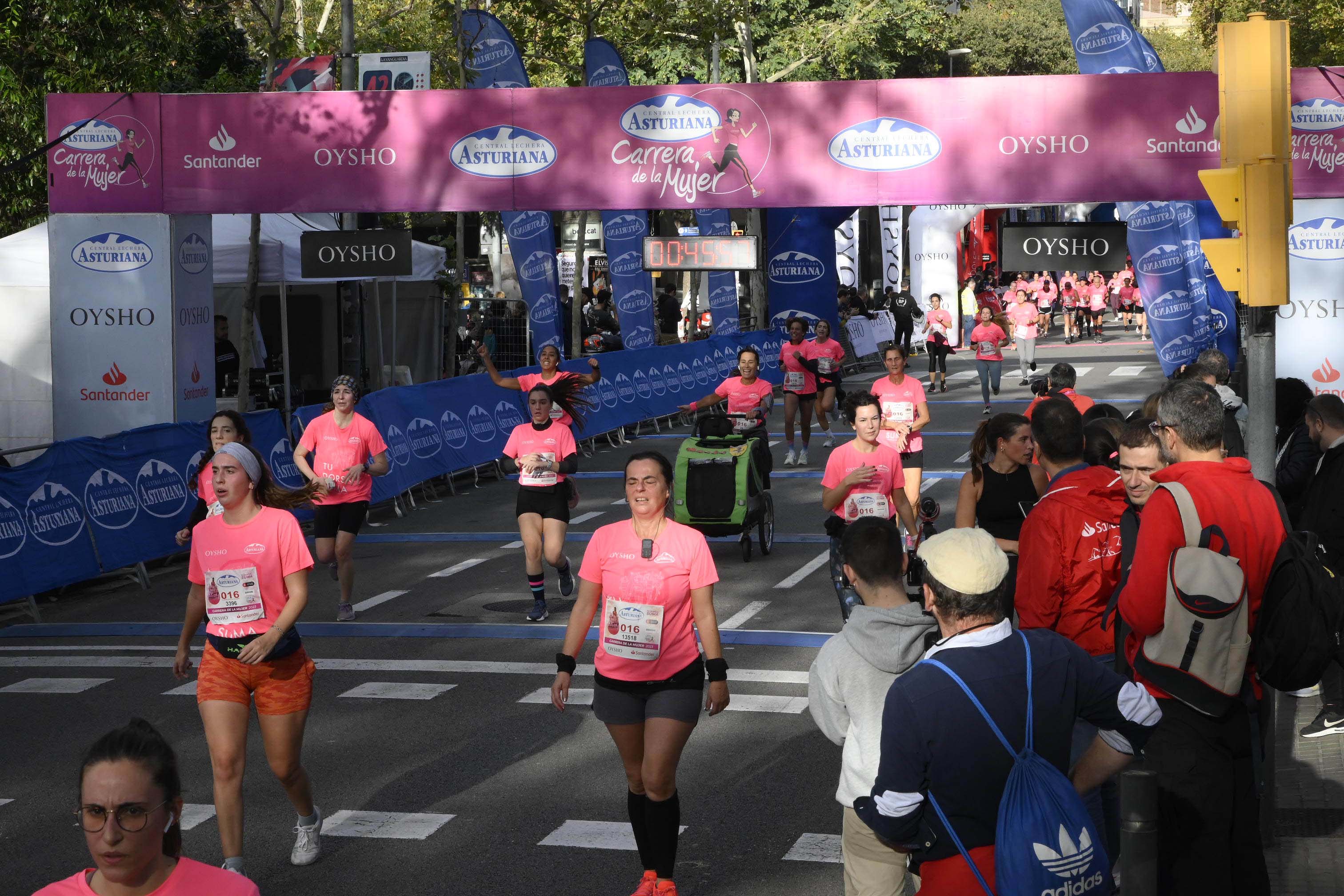 Las mejores fotos de la Carrera de la Mujer de Barcelona 2023. 4455