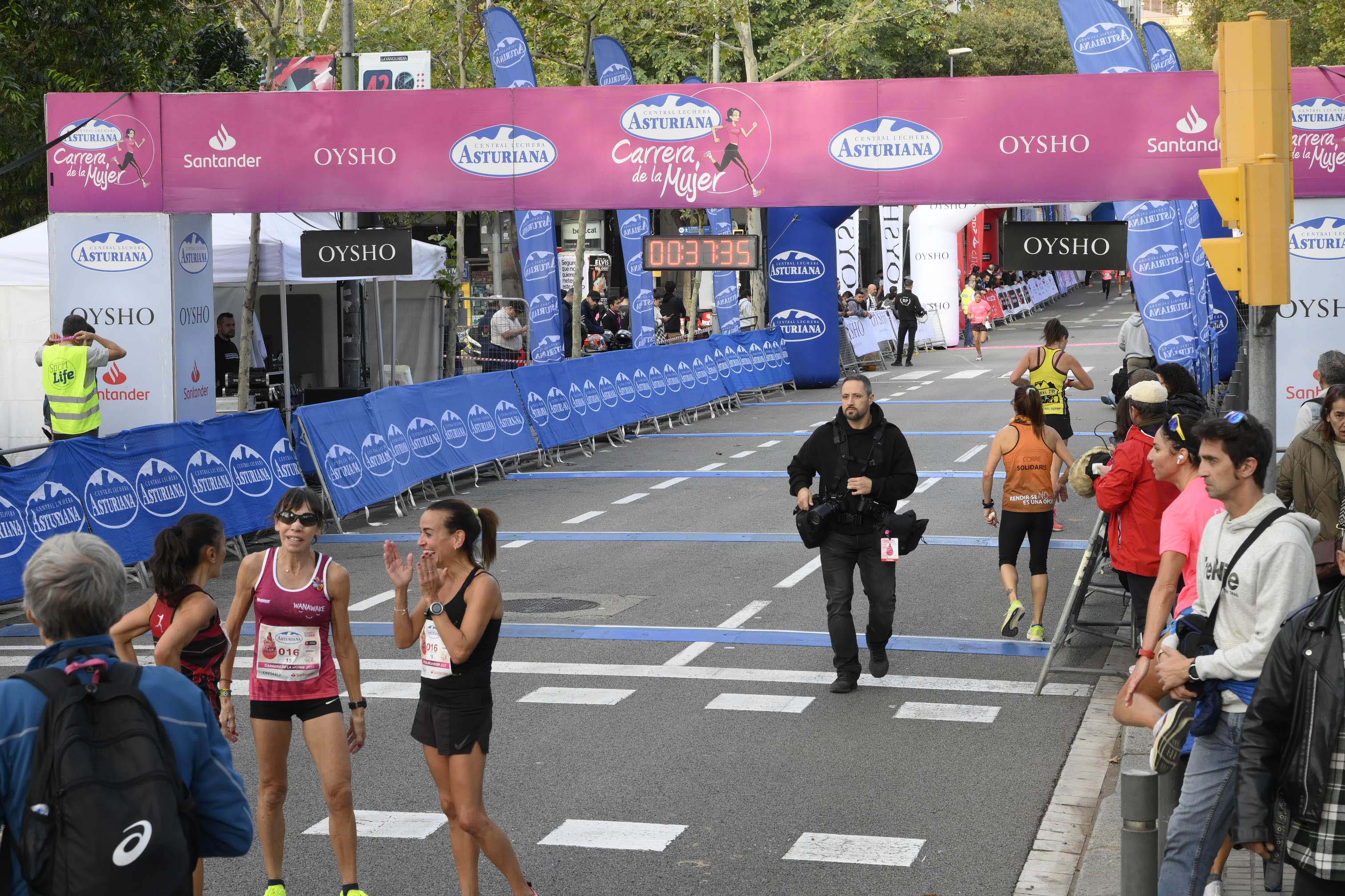 Las mejores fotos de la Carrera de la Mujer de Barcelona 2023. 4209