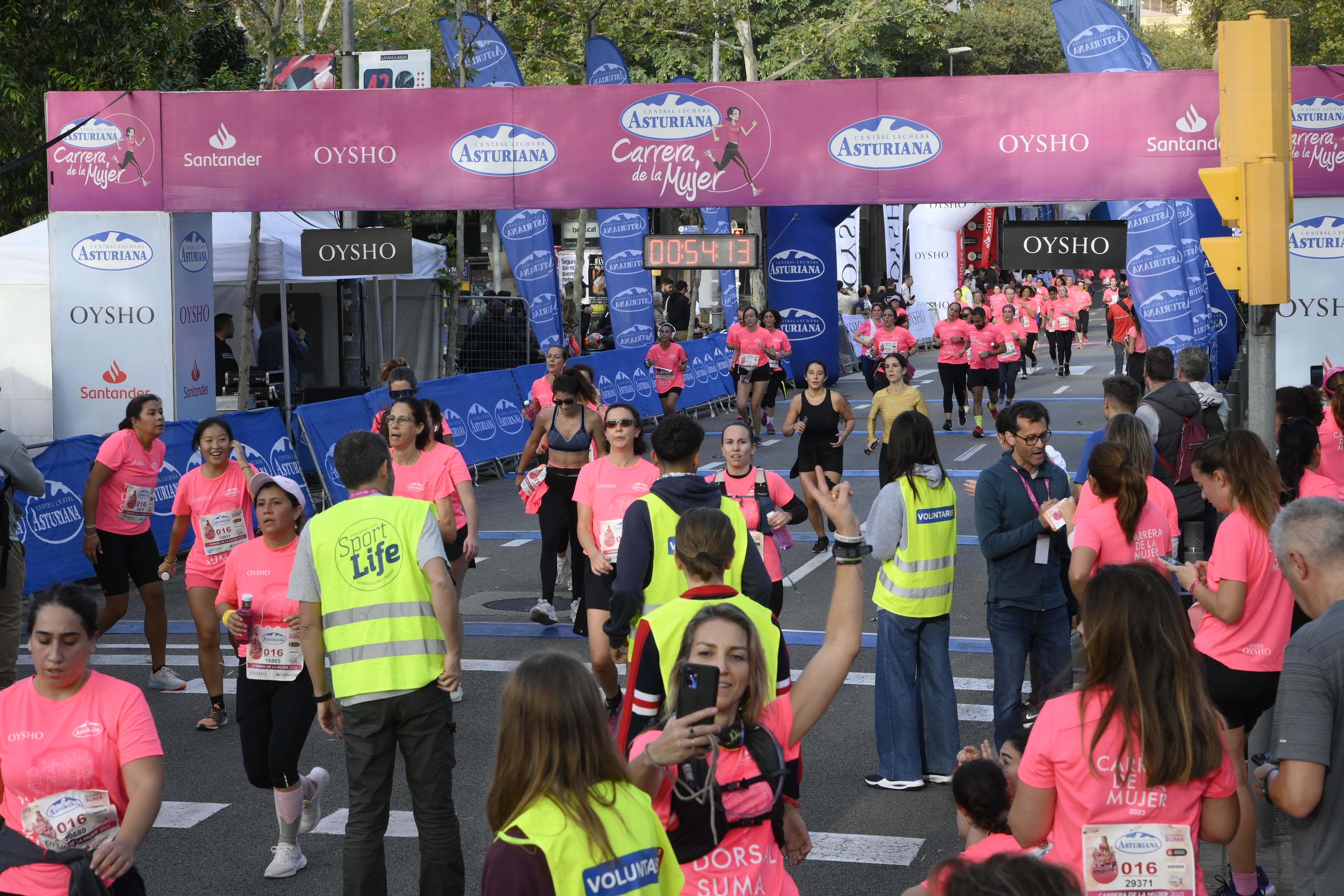Las mejores fotos de la Carrera de la Mujer de Barcelona 2023. 4703