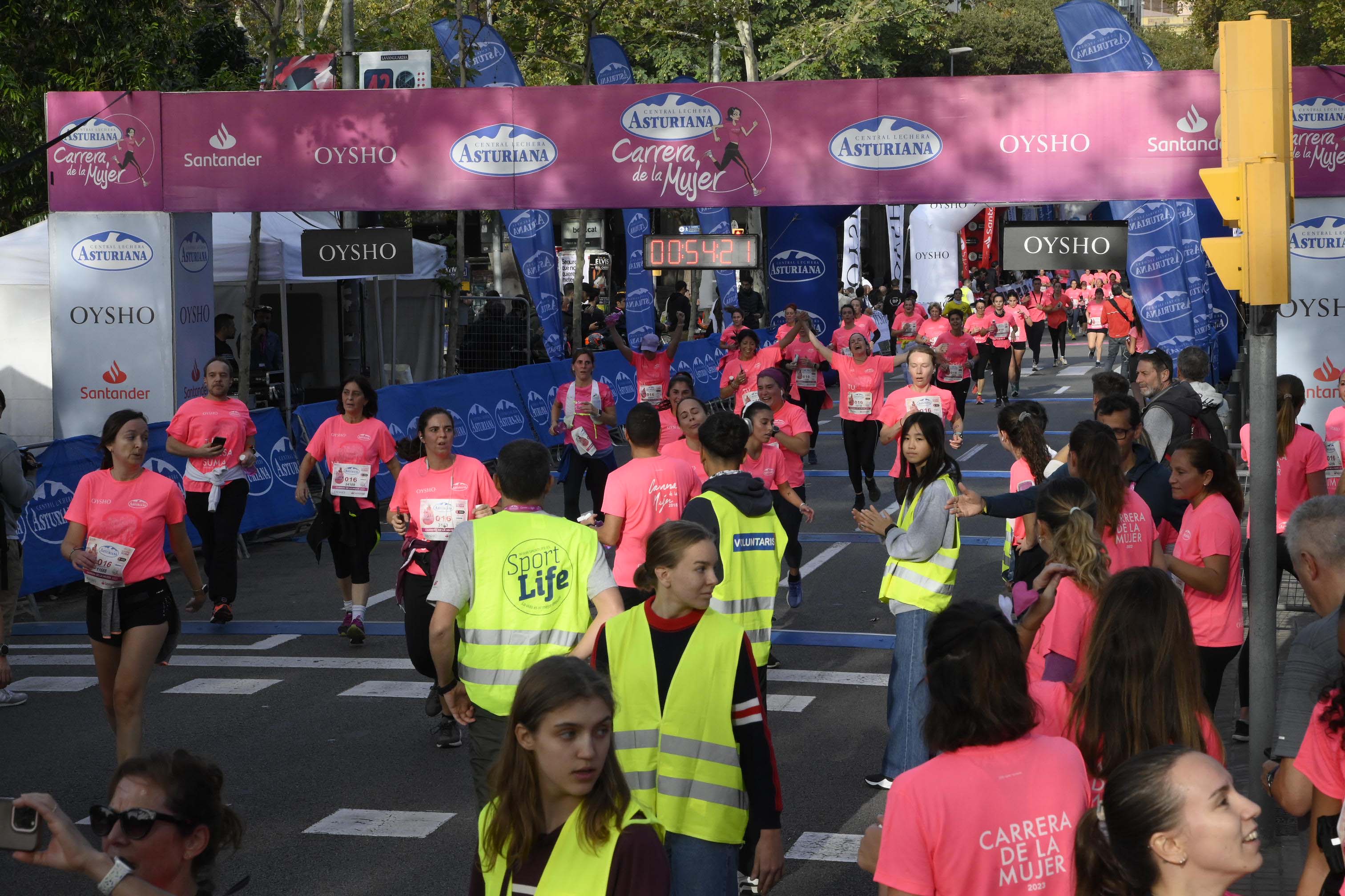 Las mejores fotos de la Carrera de la Mujer de Barcelona 2023. 4707