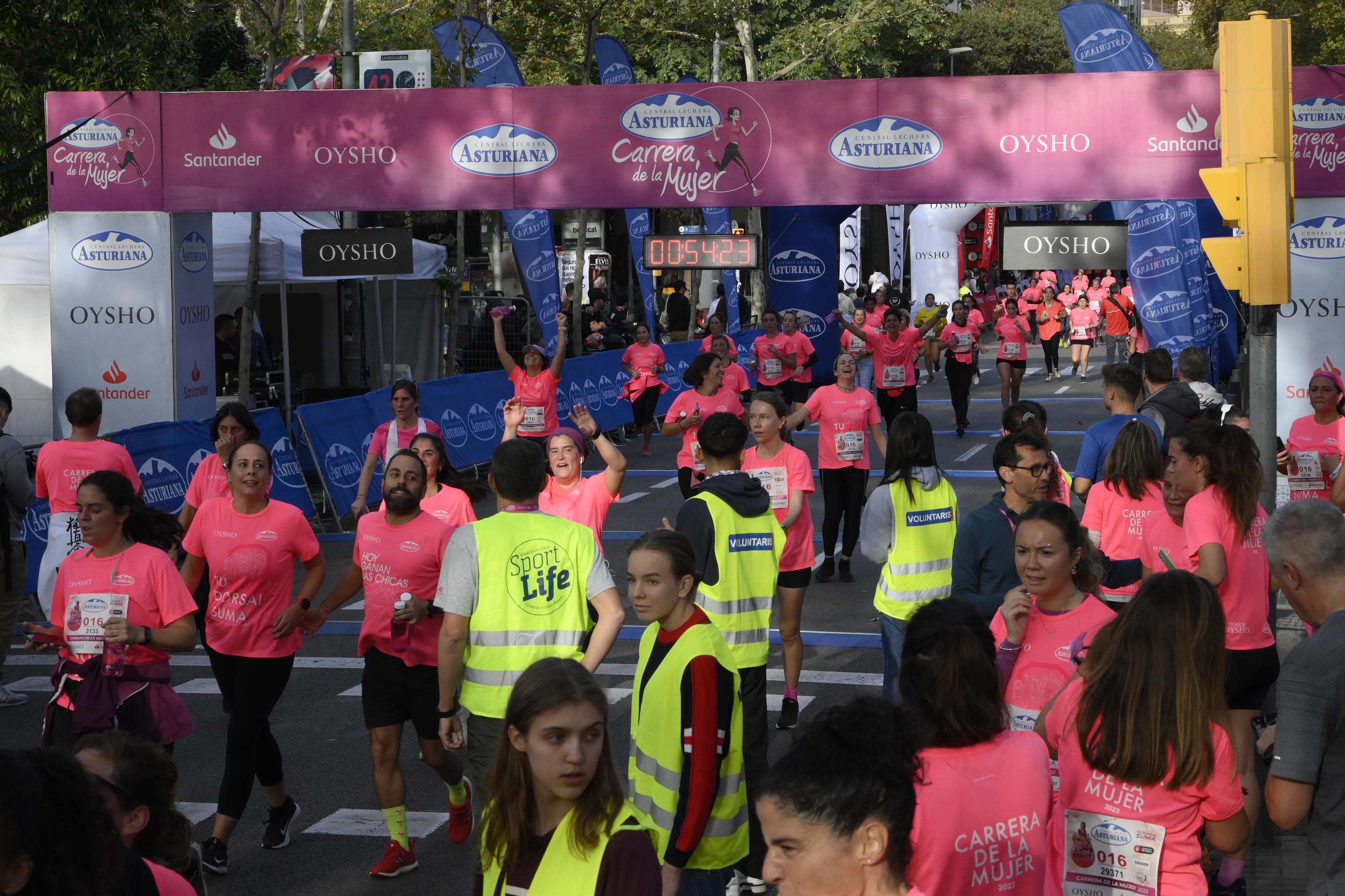 Las mejores fotos de la Carrera de la Mujer de Barcelona 2023. 4708