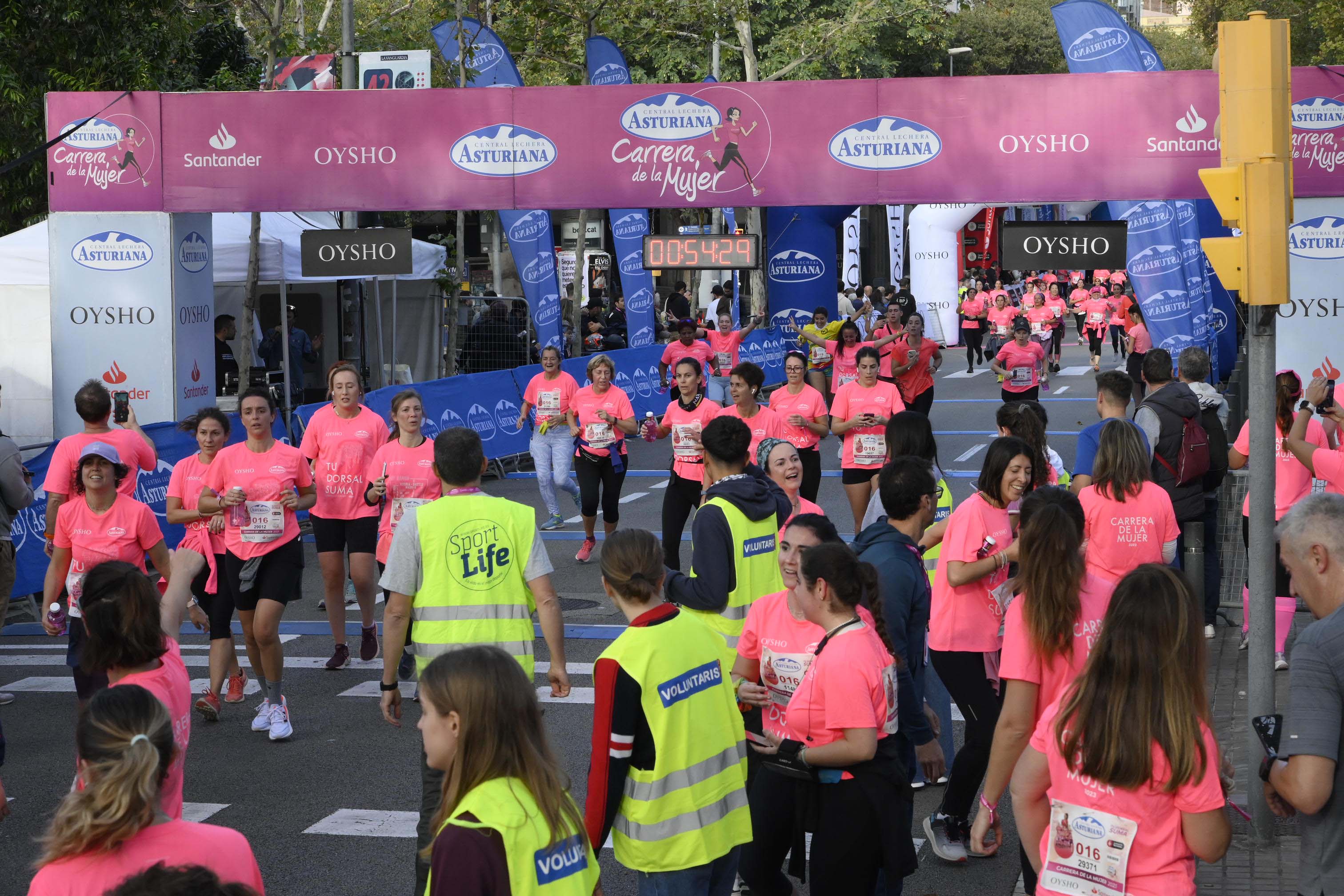 Las mejores fotos de la Carrera de la Mujer de Barcelona 2023. 4711