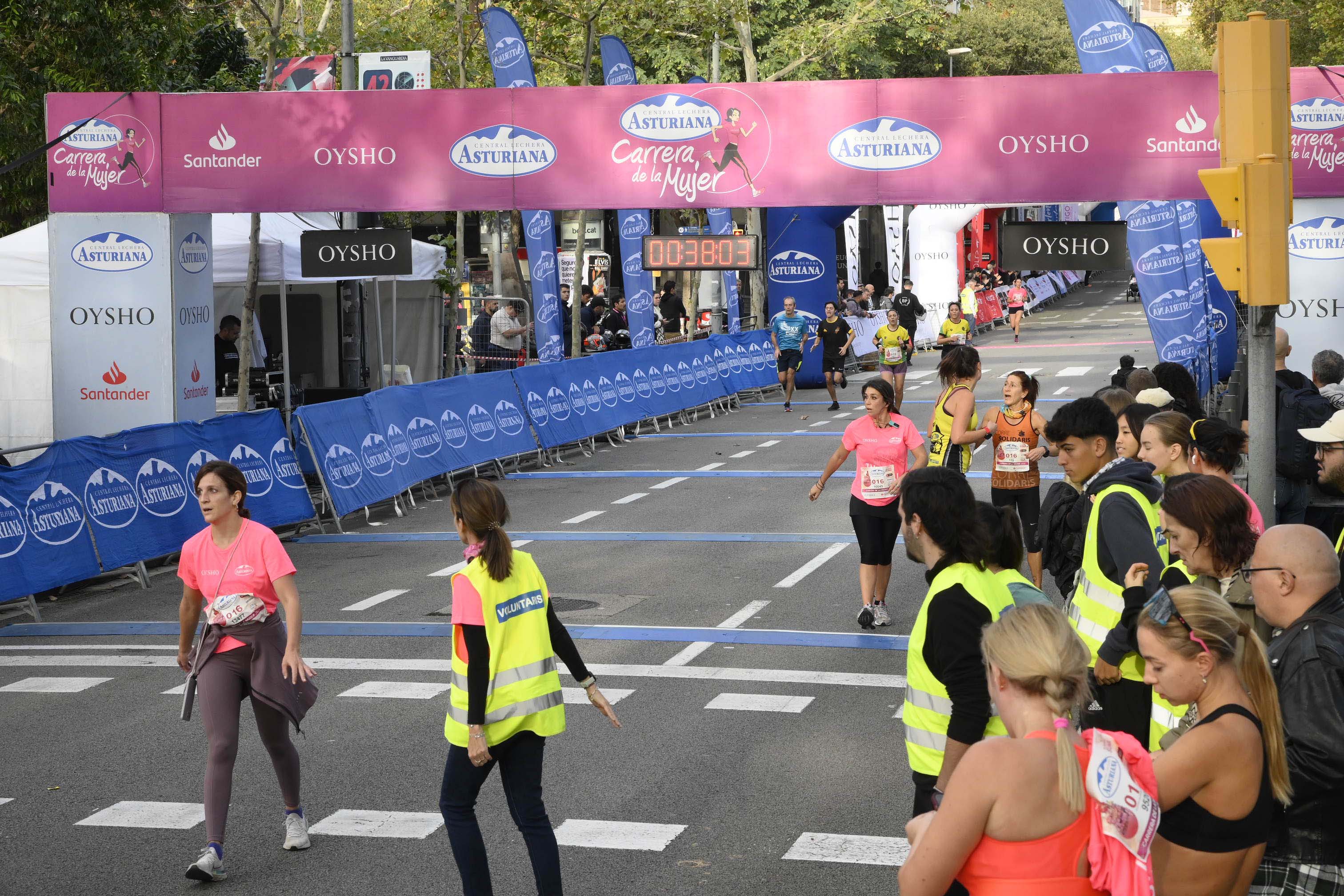 Las mejores fotos de la Carrera de la Mujer de Barcelona 2023. 4223