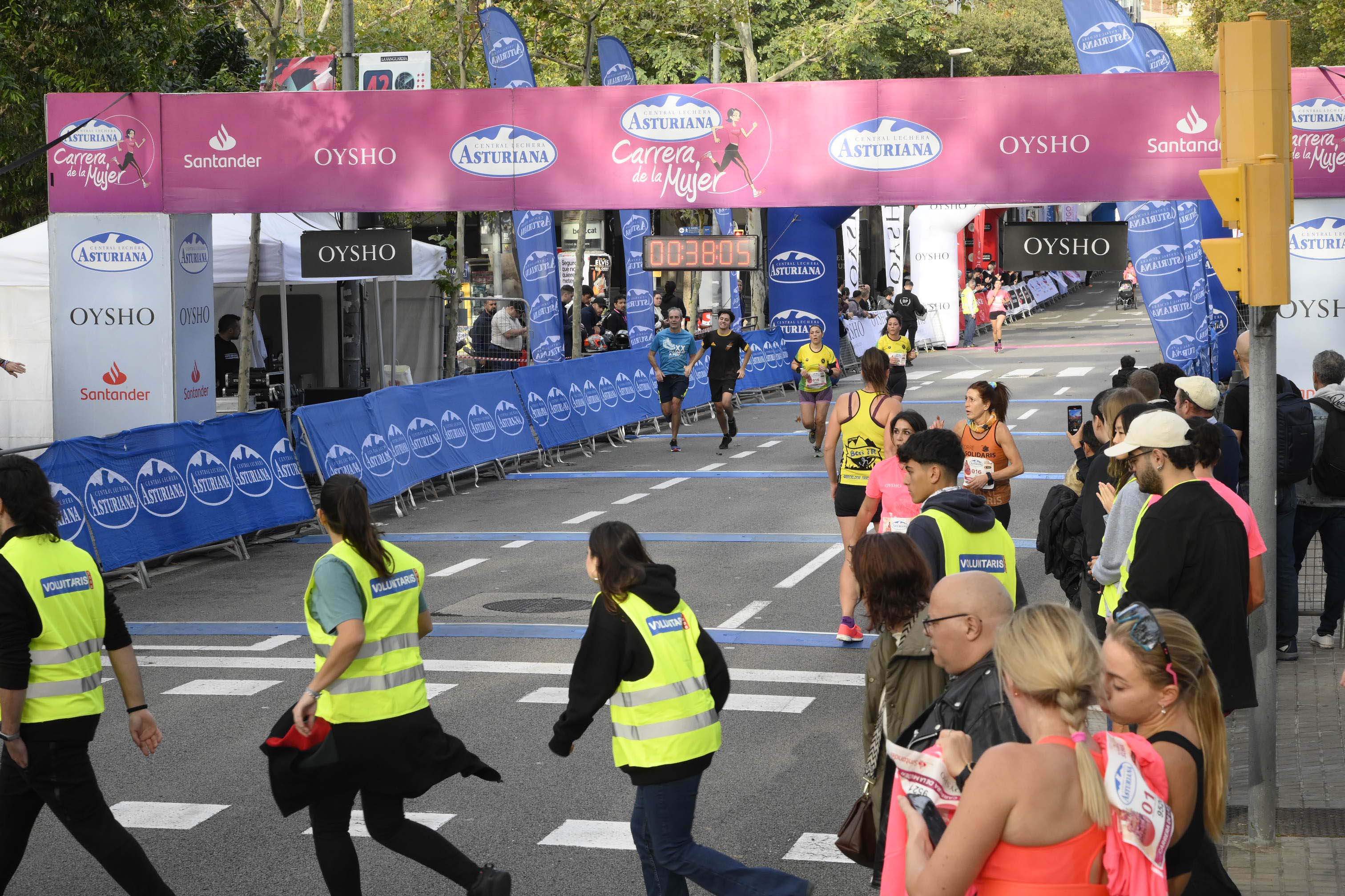 Las mejores fotos de la Carrera de la Mujer de Barcelona 2023. 4224