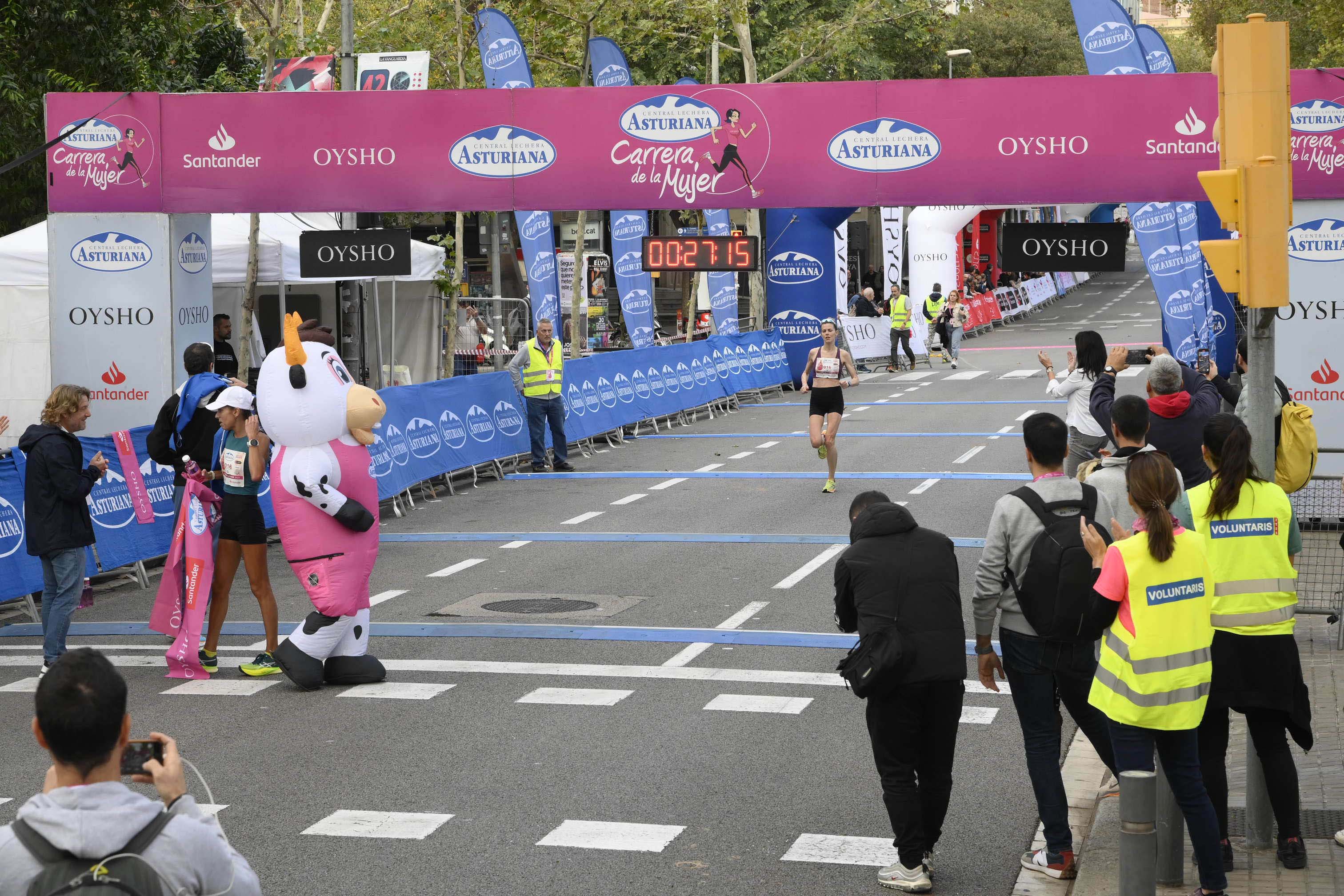 Las mejores fotos de la Carrera de la Mujer de Barcelona 2023. 3921