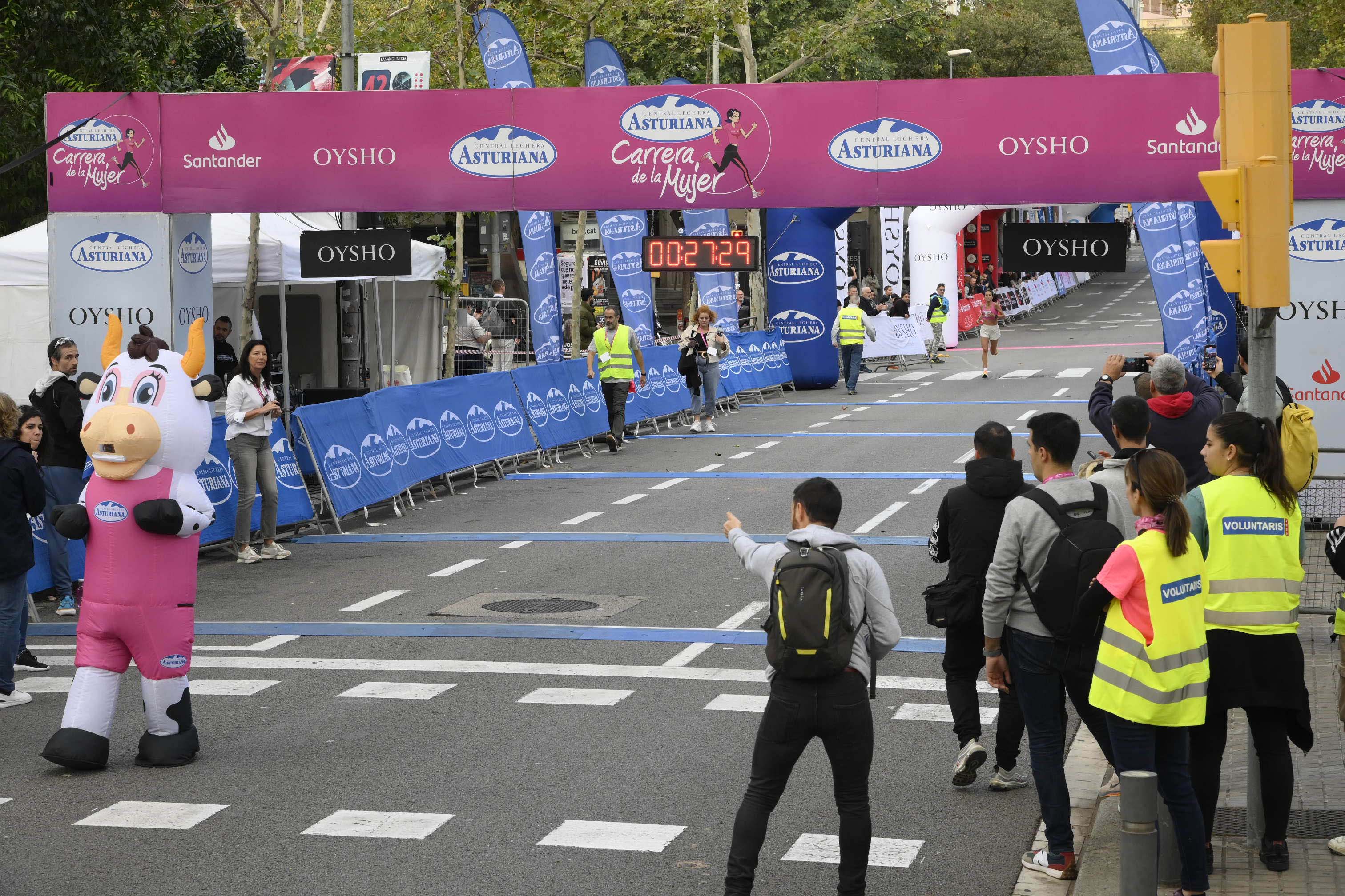 Las mejores fotos de la Carrera de la Mujer de Barcelona 2023. 3928