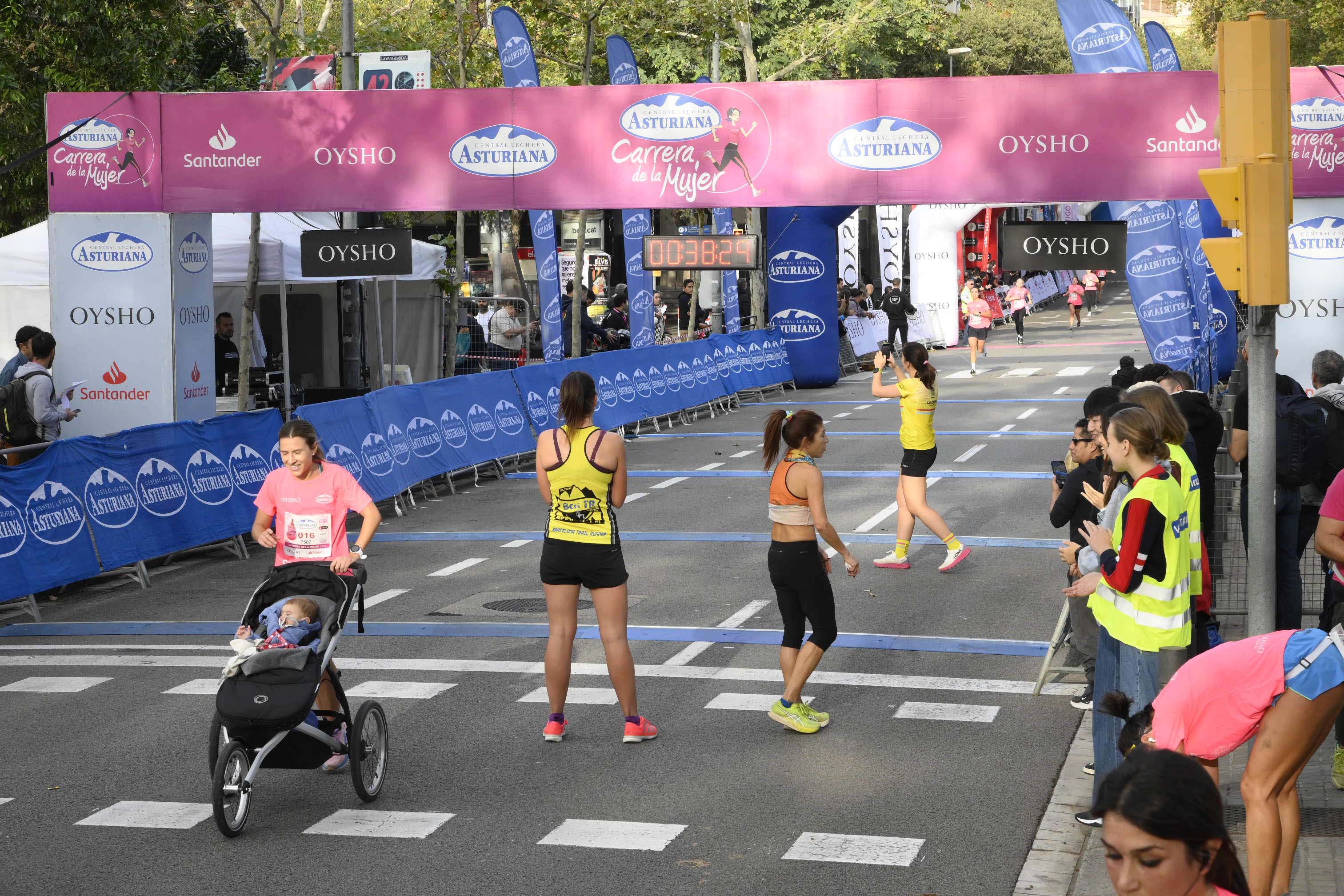 Las mejores fotos de la Carrera de la Mujer de Barcelona 2023. 4236