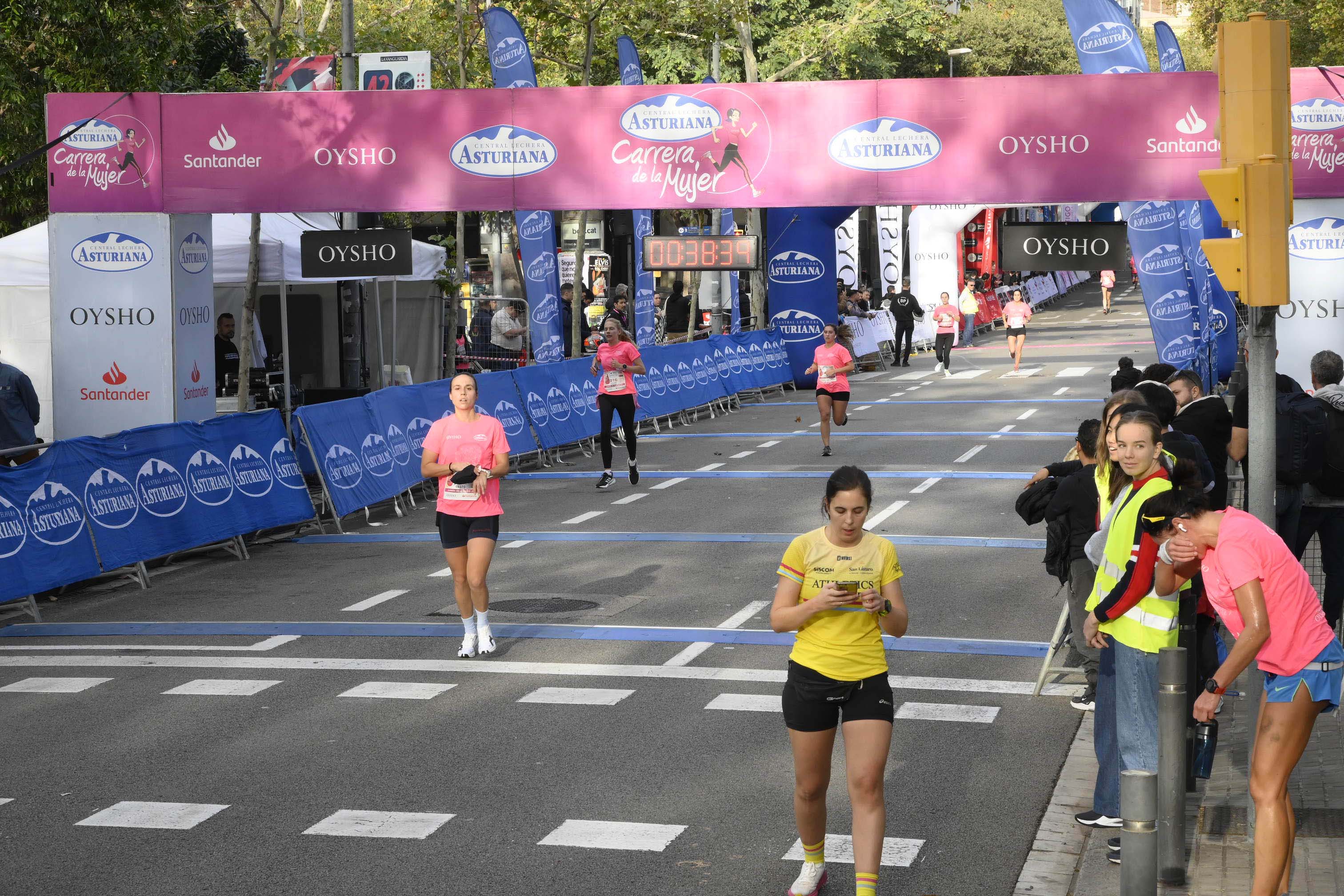 Las mejores fotos de la Carrera de la Mujer de Barcelona 2023. 4241