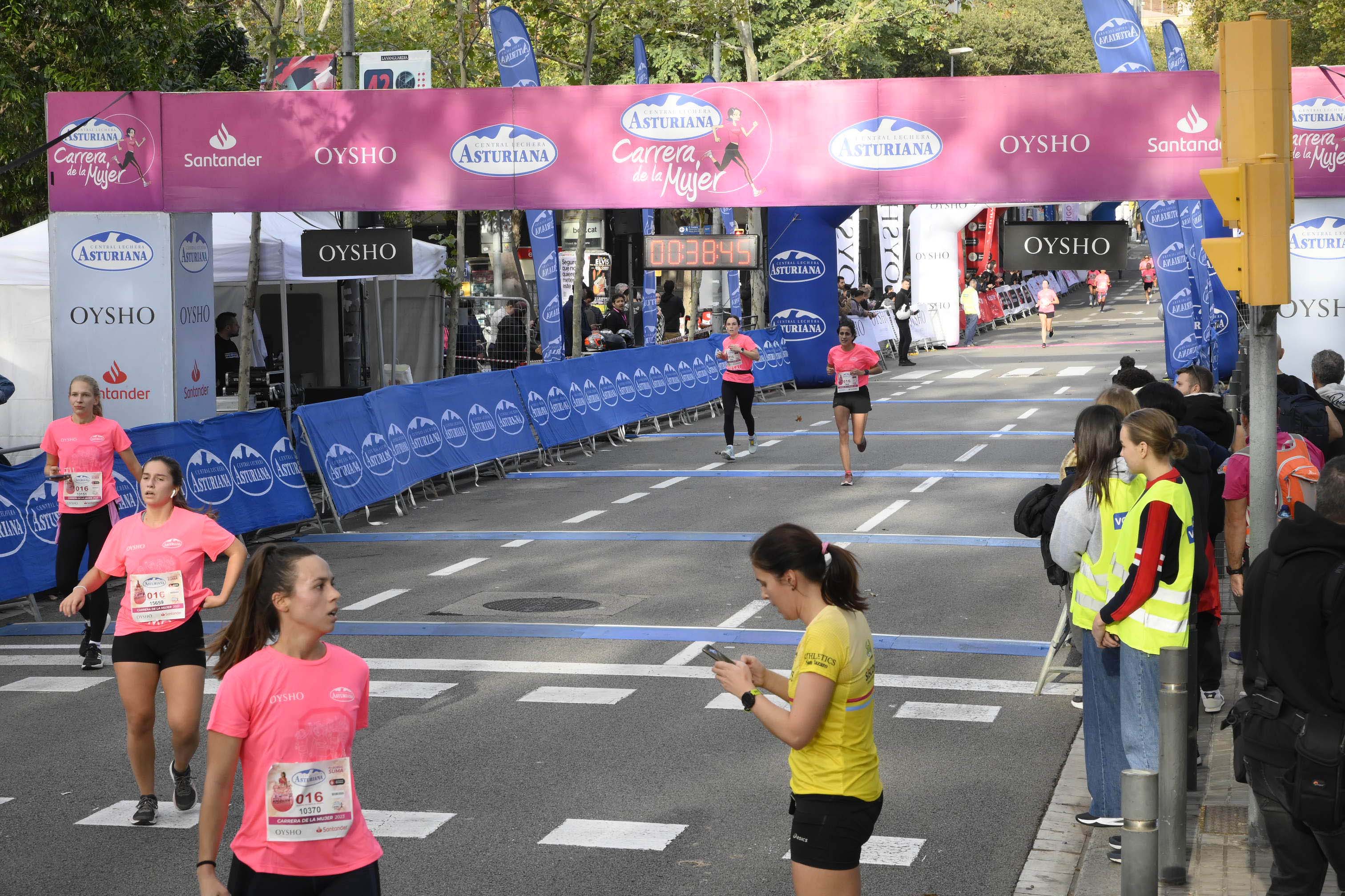 Las mejores fotos de la Carrera de la Mujer de Barcelona 2023. 4244