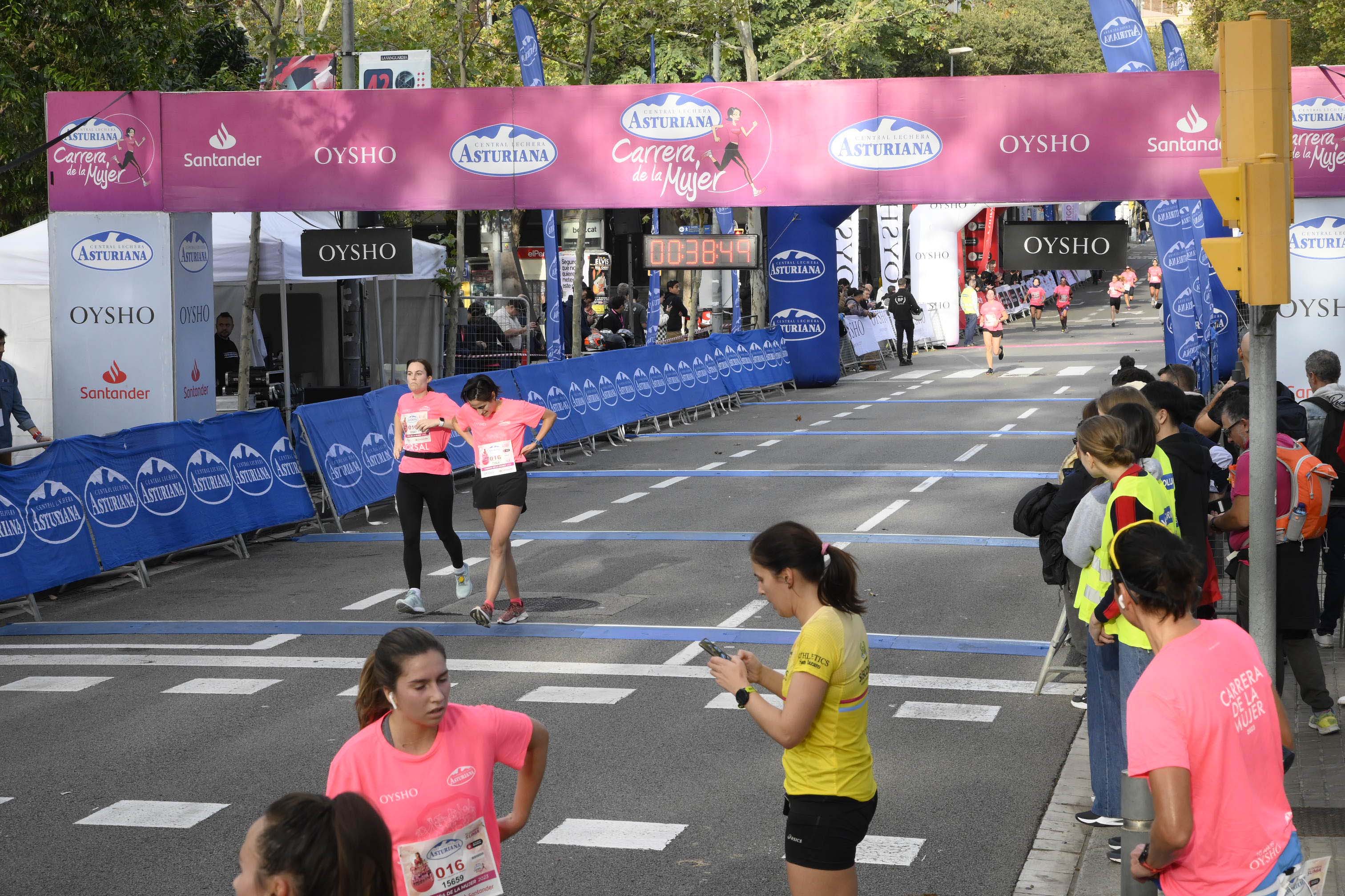 Las mejores fotos de la Carrera de la Mujer de Barcelona 2023. 4246