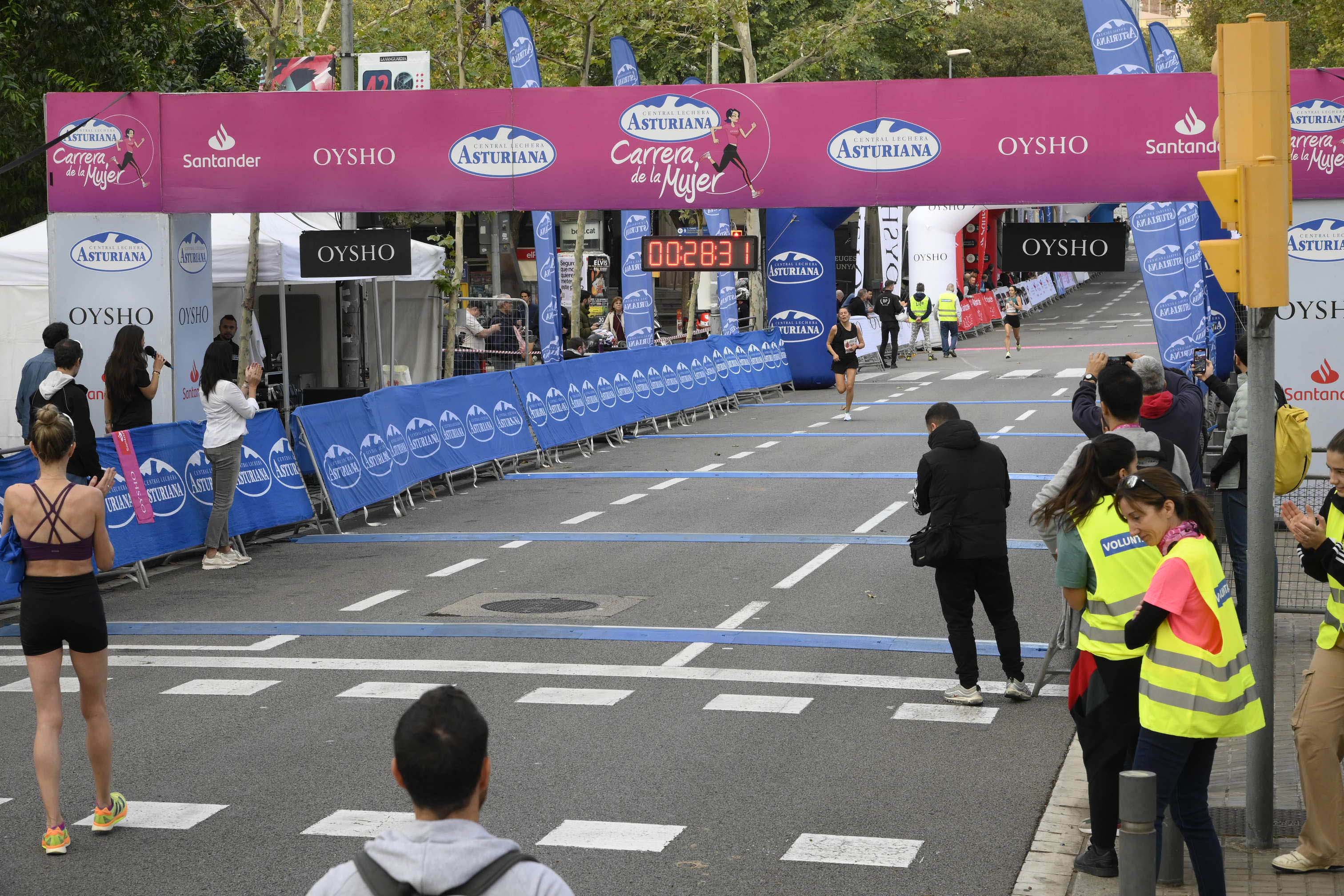 Las mejores fotos de la Carrera de la Mujer de Barcelona 2023. 3944
