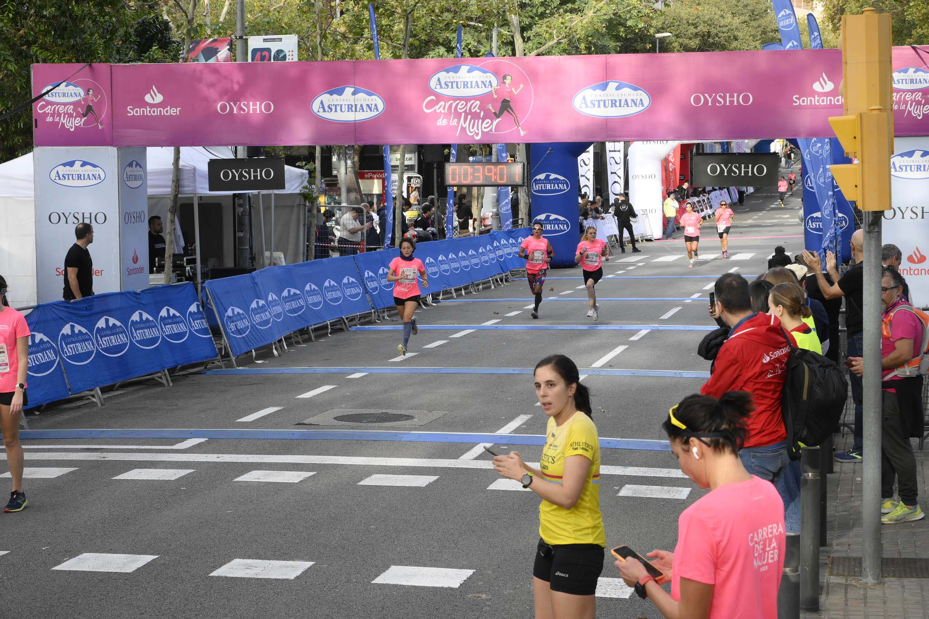 Las mejores fotos de la Carrera de la Mujer de Barcelona 2023. 4252