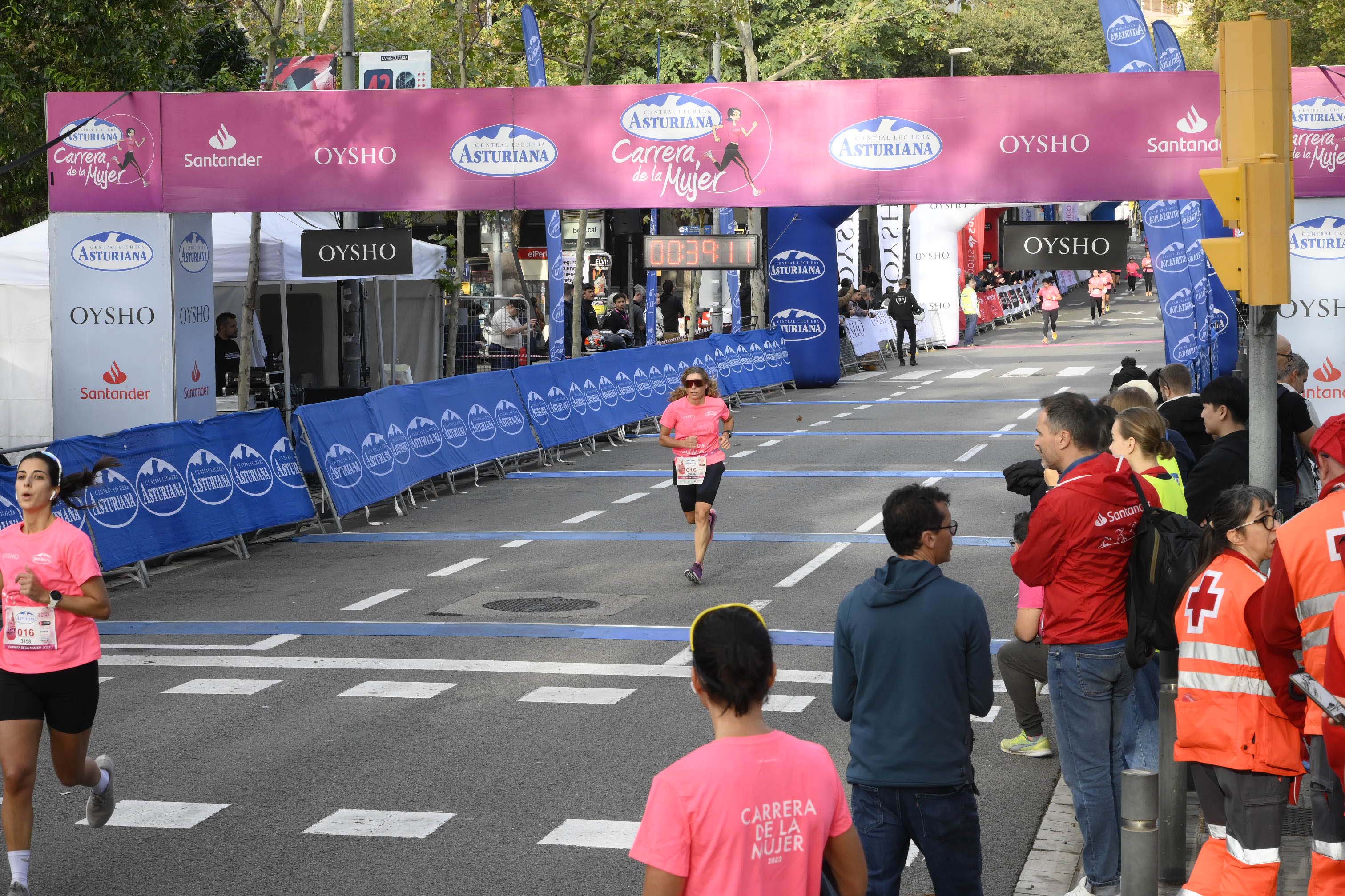 Las mejores fotos de la Carrera de la Mujer de Barcelona 2023. 4257