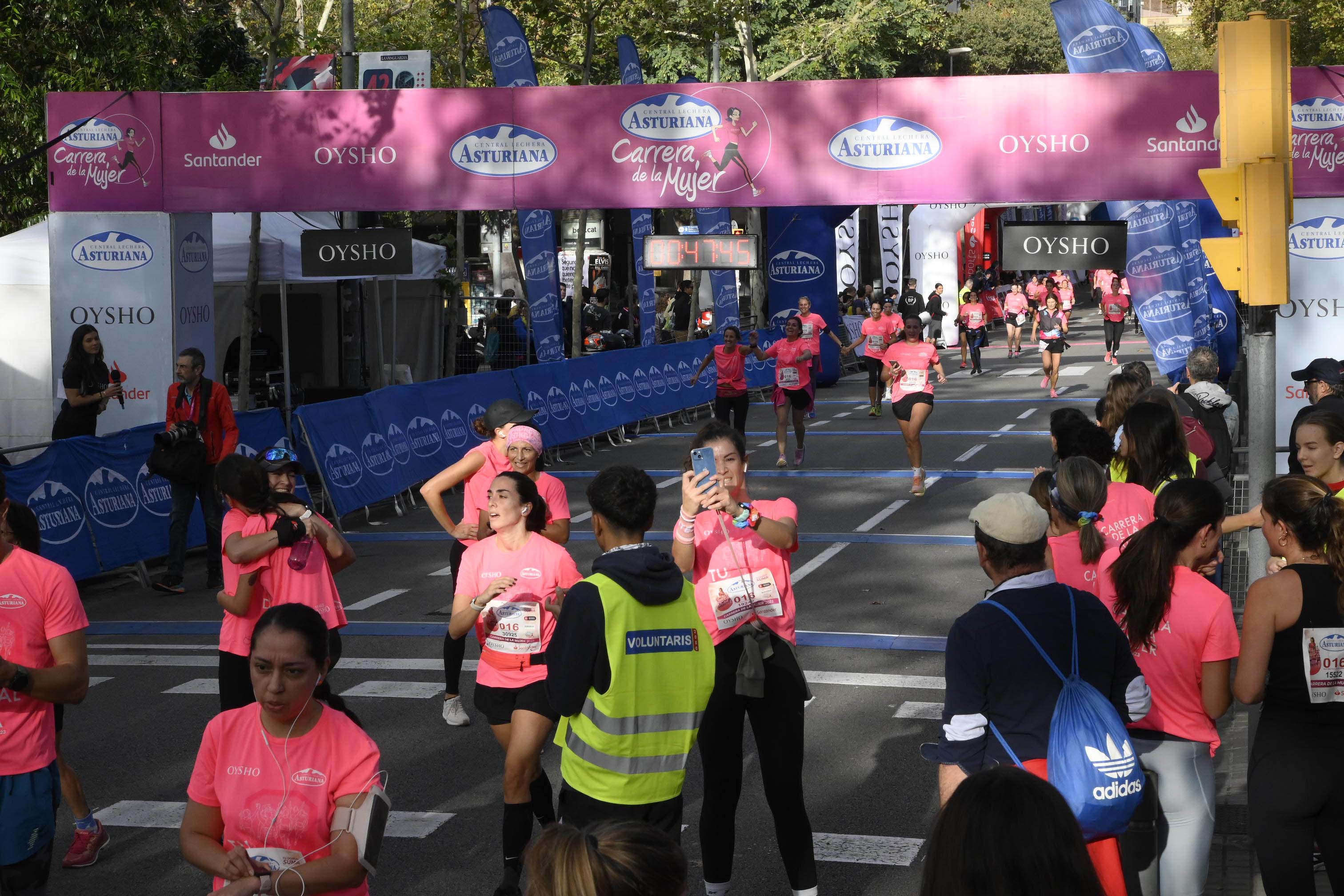 Las mejores fotos de la Carrera de la Mujer de Barcelona 2023. 4509