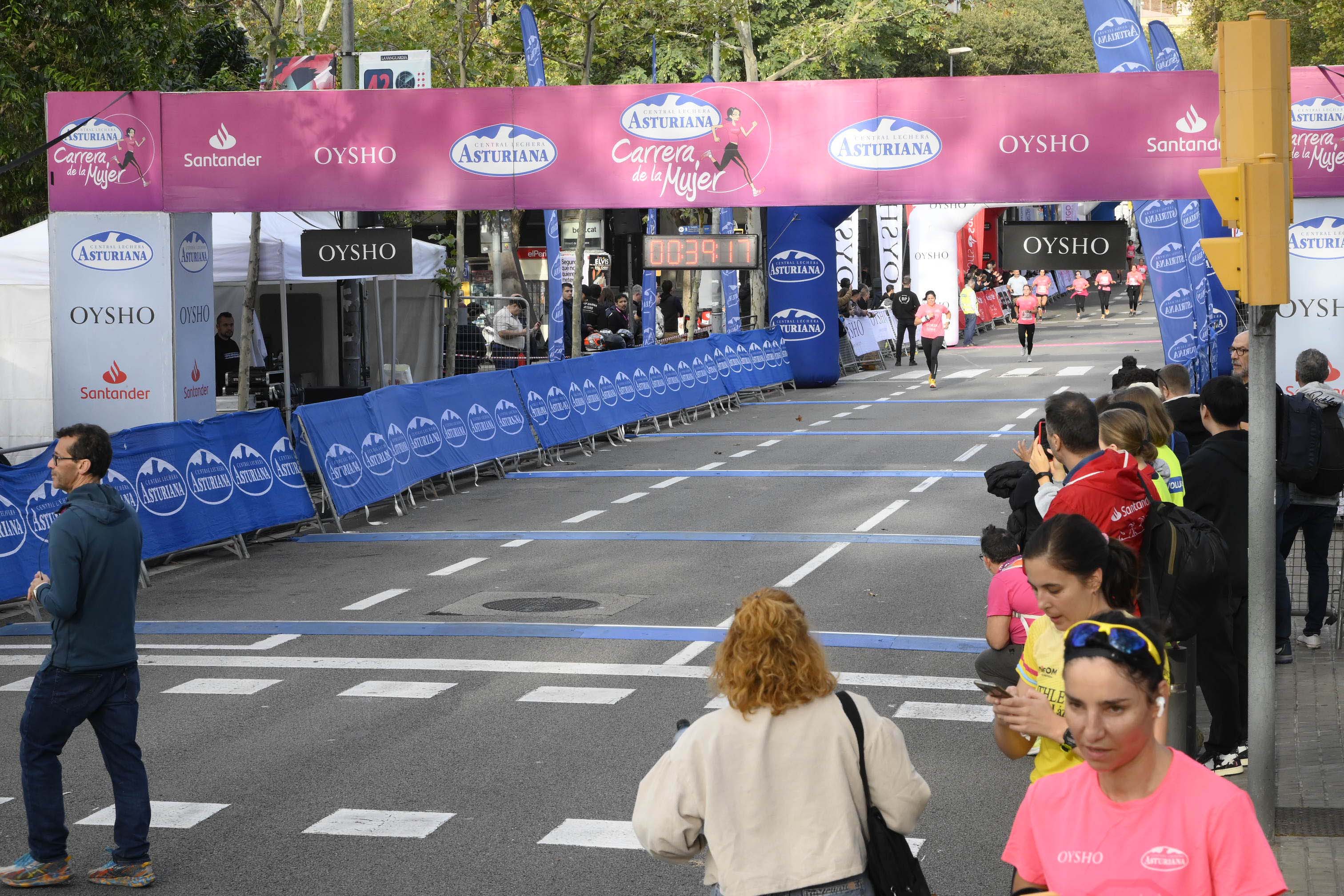 Las mejores fotos de la Carrera de la Mujer de Barcelona 2023. 4260