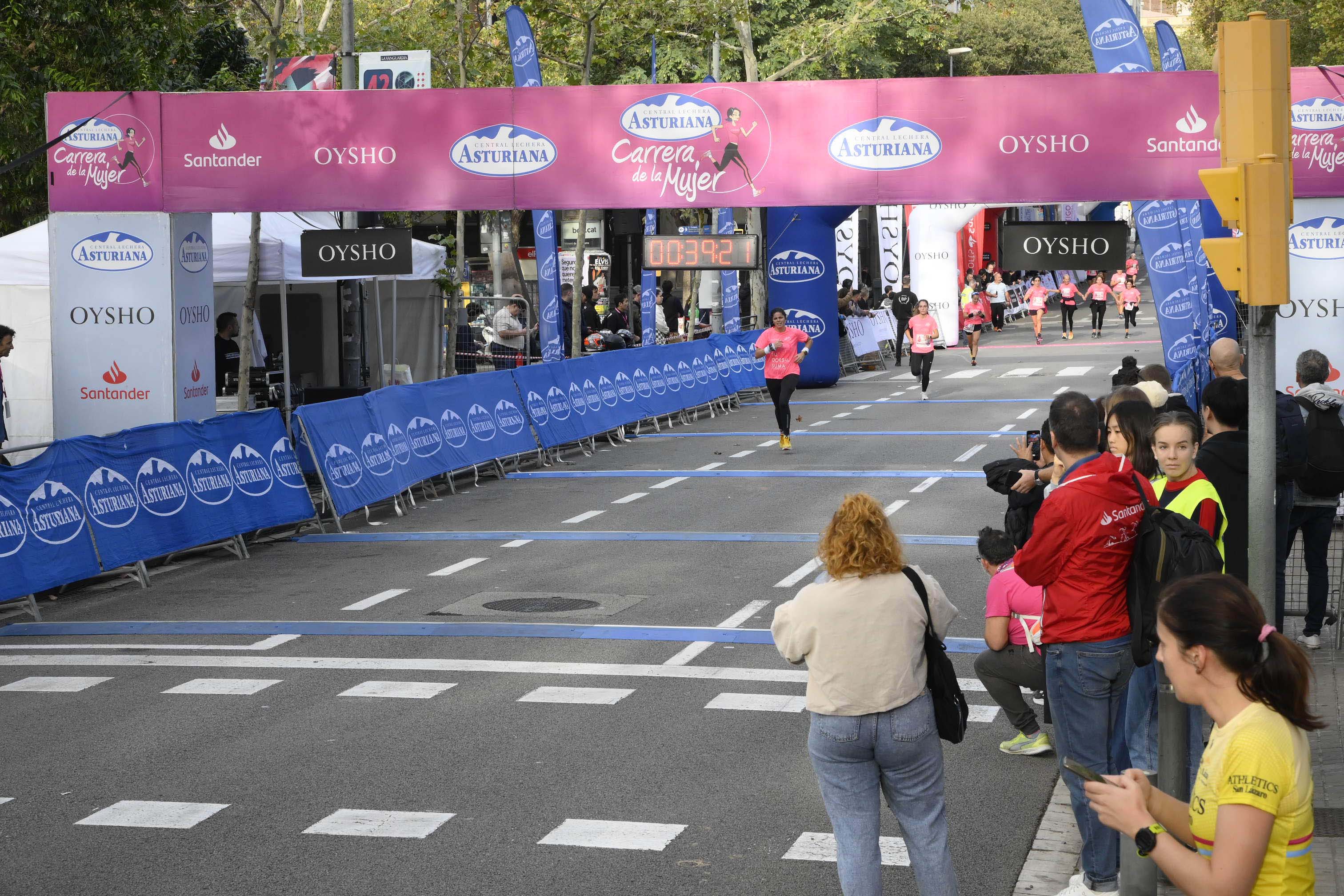 Las mejores fotos de la Carrera de la Mujer de Barcelona 2023. 4262