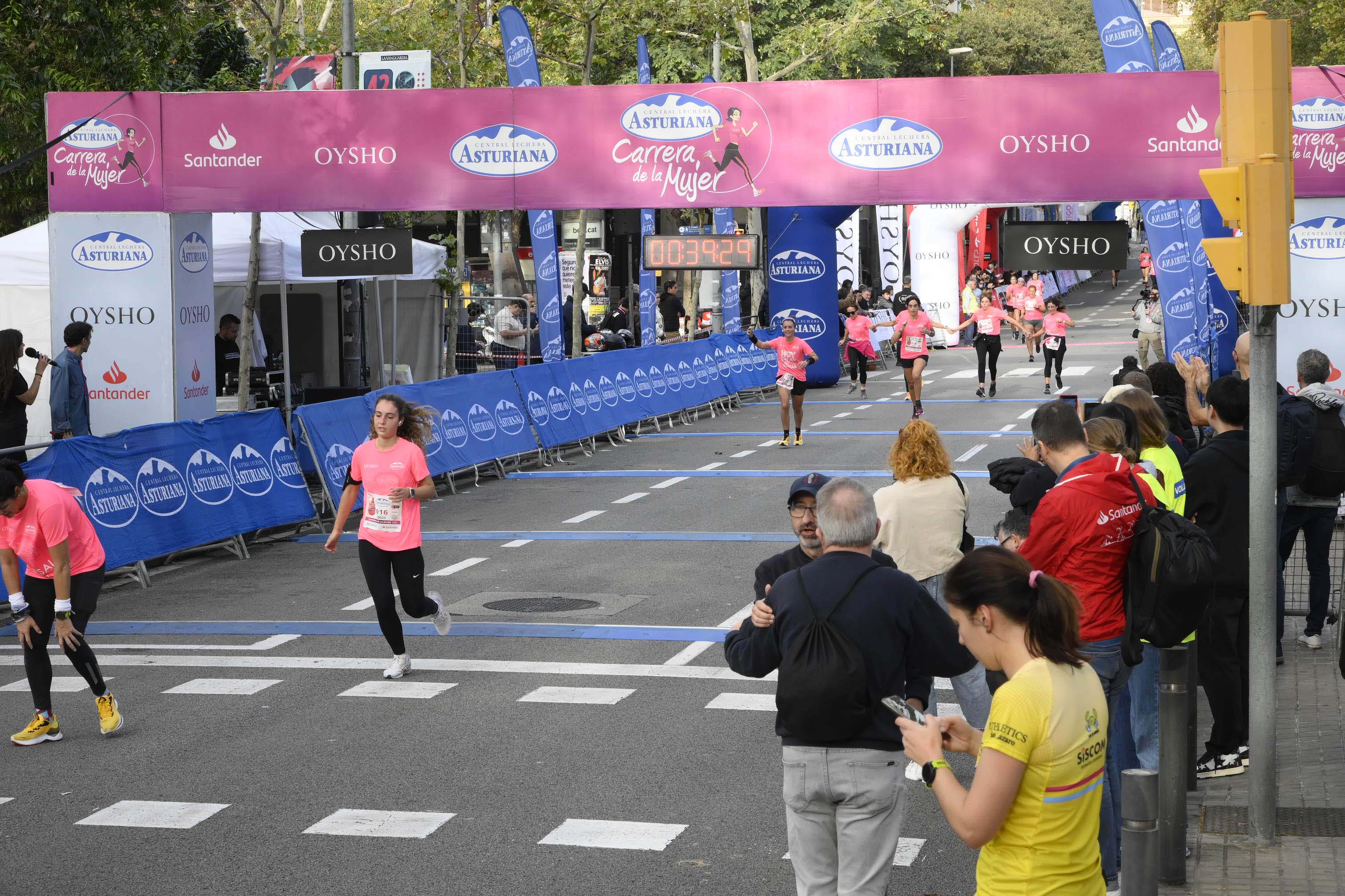 Las mejores fotos de la Carrera de la Mujer de Barcelona 2023. 4266
