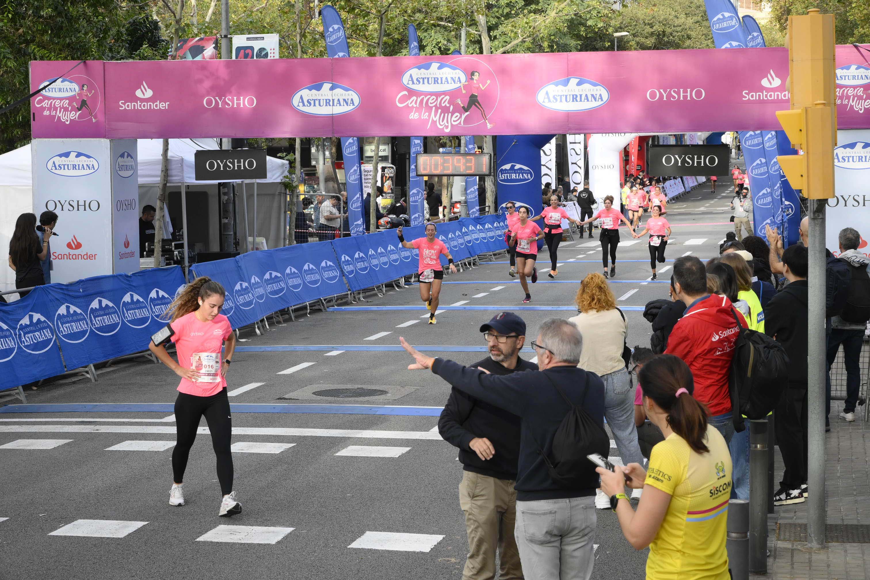 Las mejores fotos de la Carrera de la Mujer de Barcelona 2023. 4267