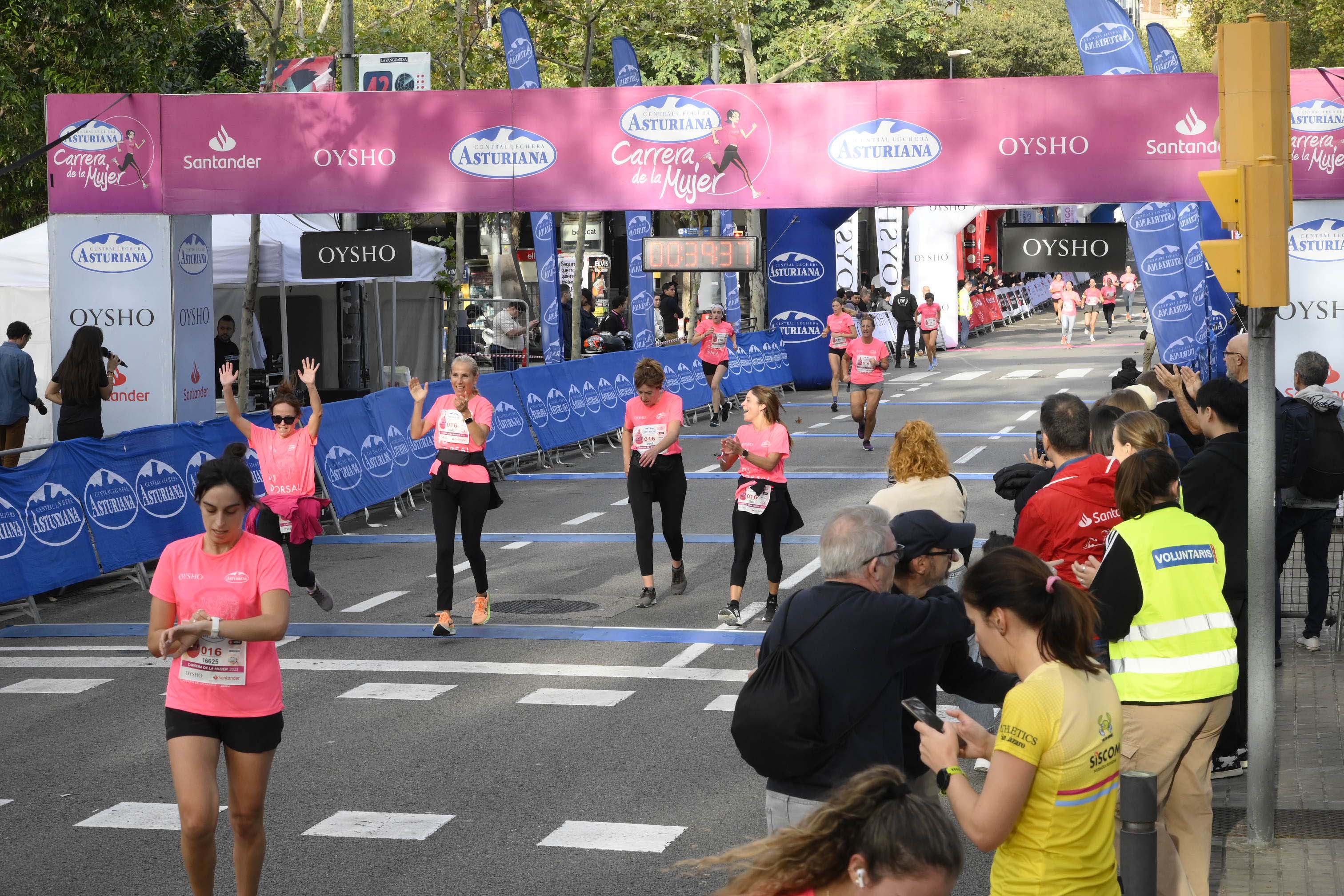 Las mejores fotos de la Carrera de la Mujer de Barcelona 2023. 4270