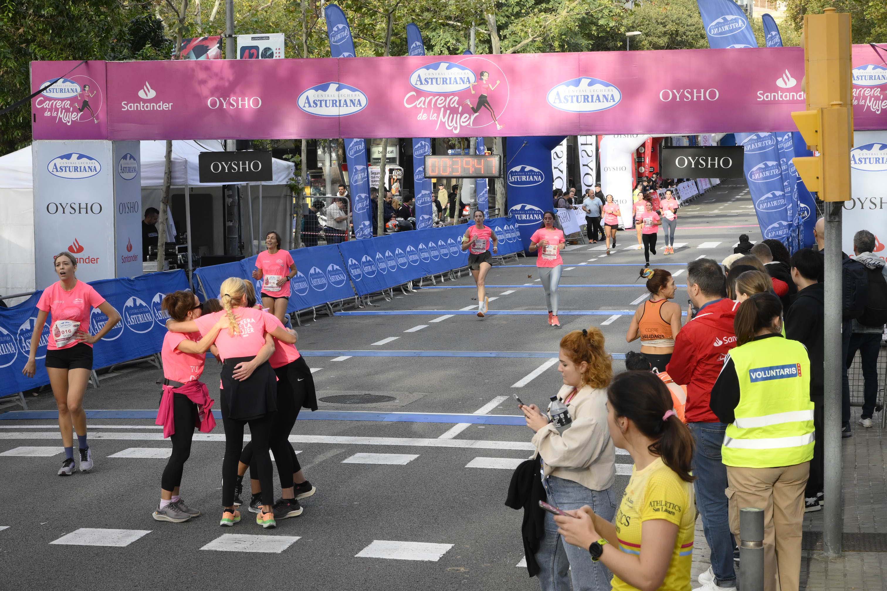 Las mejores fotos de la Carrera de la Mujer de Barcelona 2023. 4275