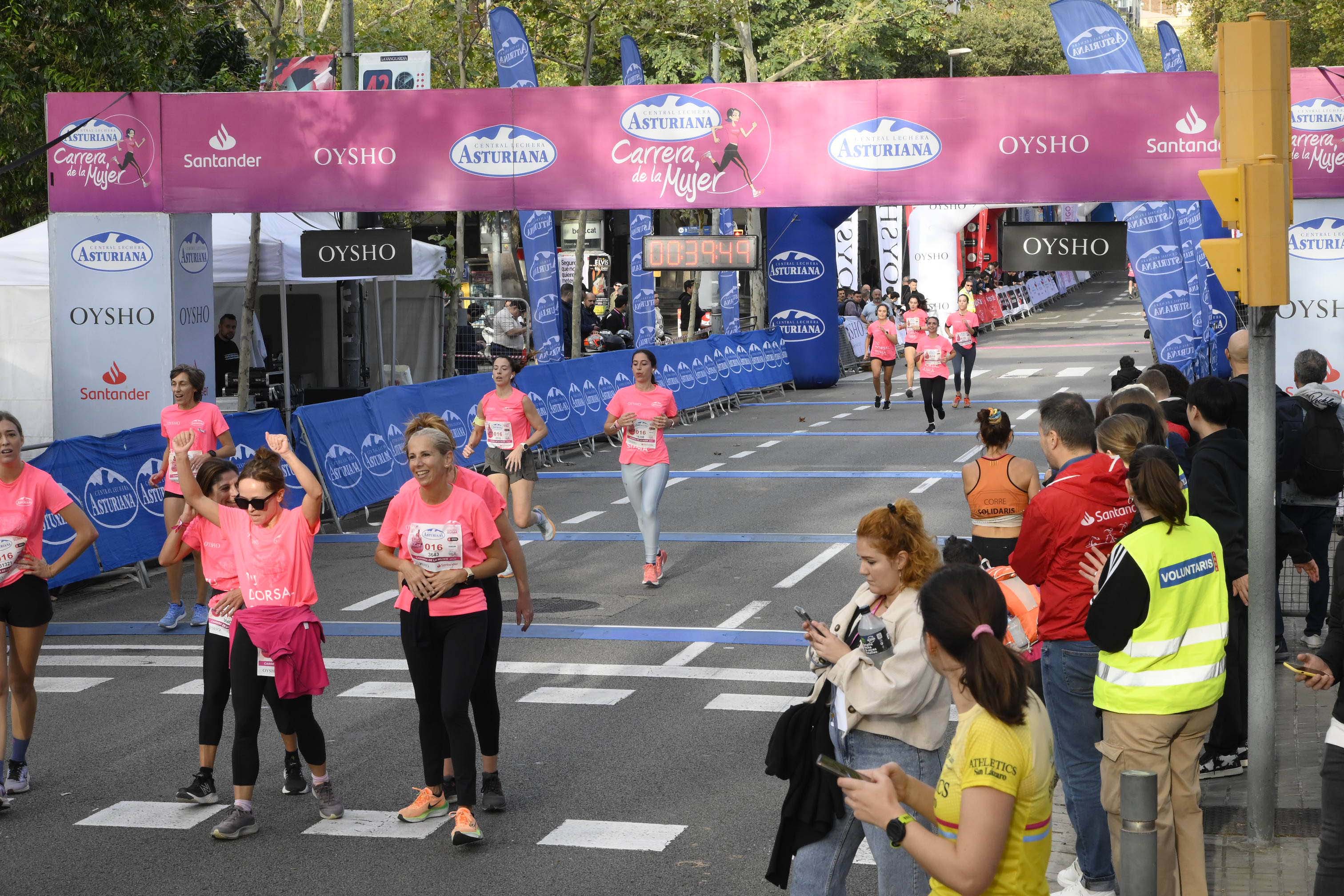 Las mejores fotos de la Carrera de la Mujer de Barcelona 2023. 4276