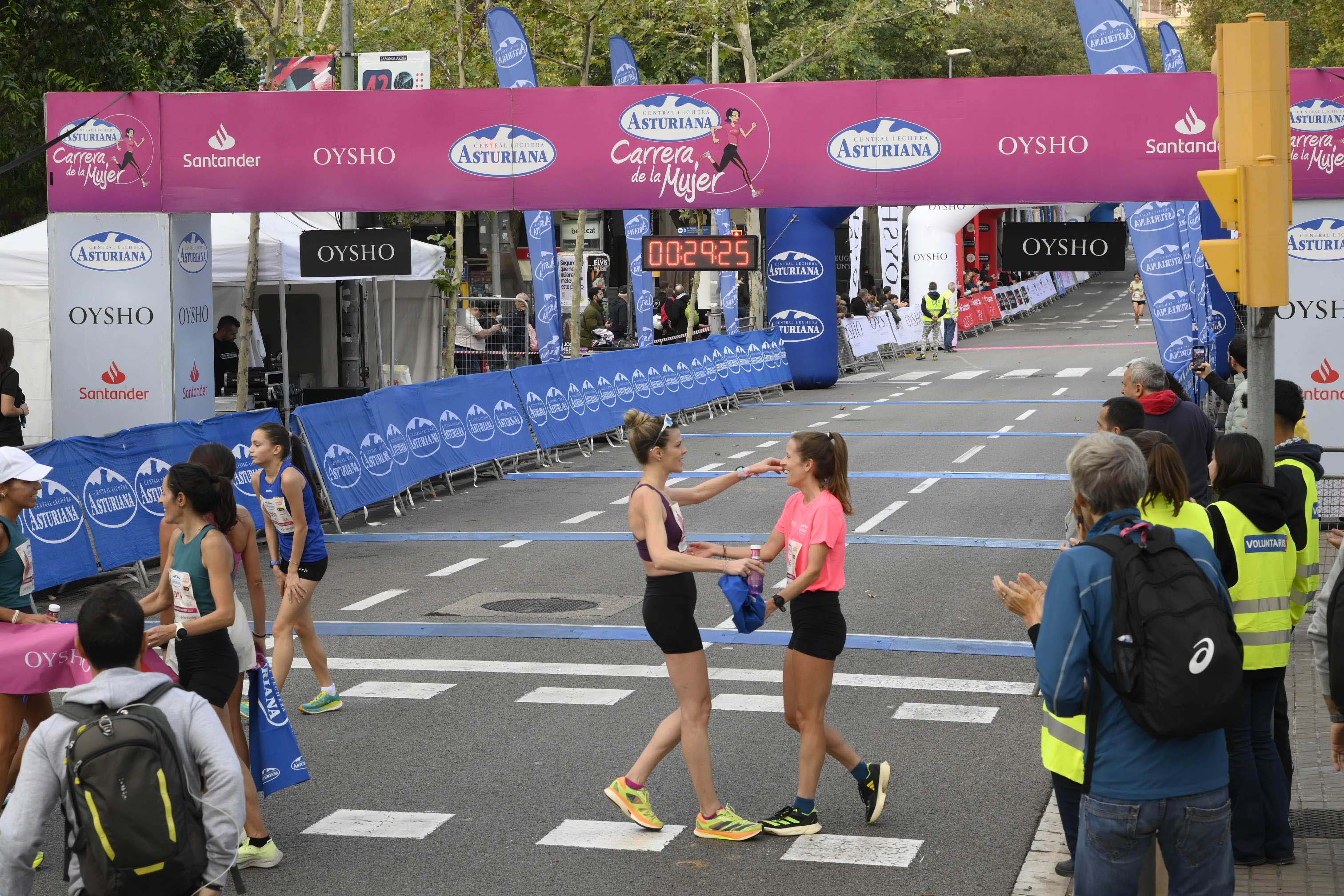 Las mejores fotos de la Carrera de la Mujer de Barcelona 2023. 3971