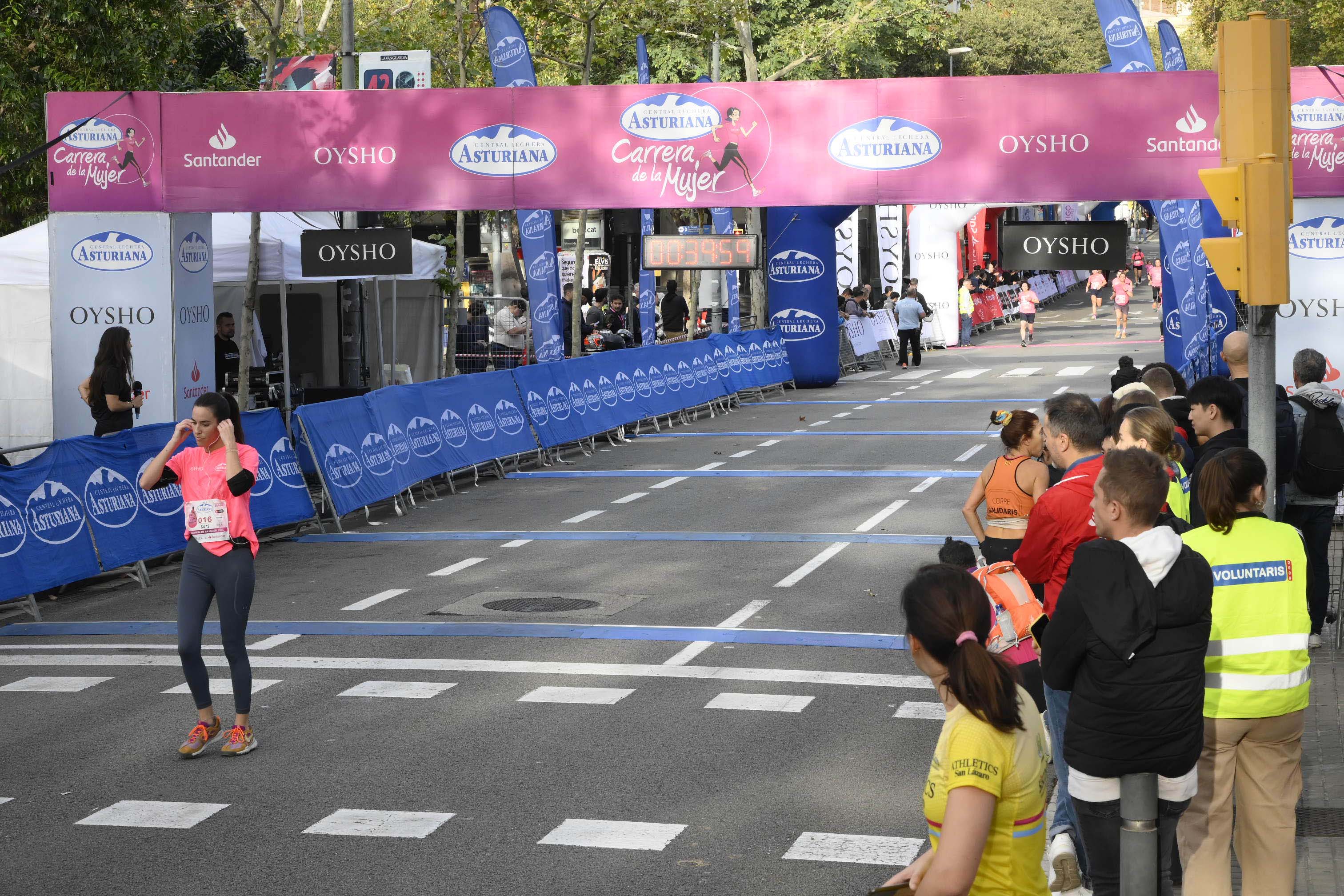 Las mejores fotos de la Carrera de la Mujer de Barcelona 2023. 4281