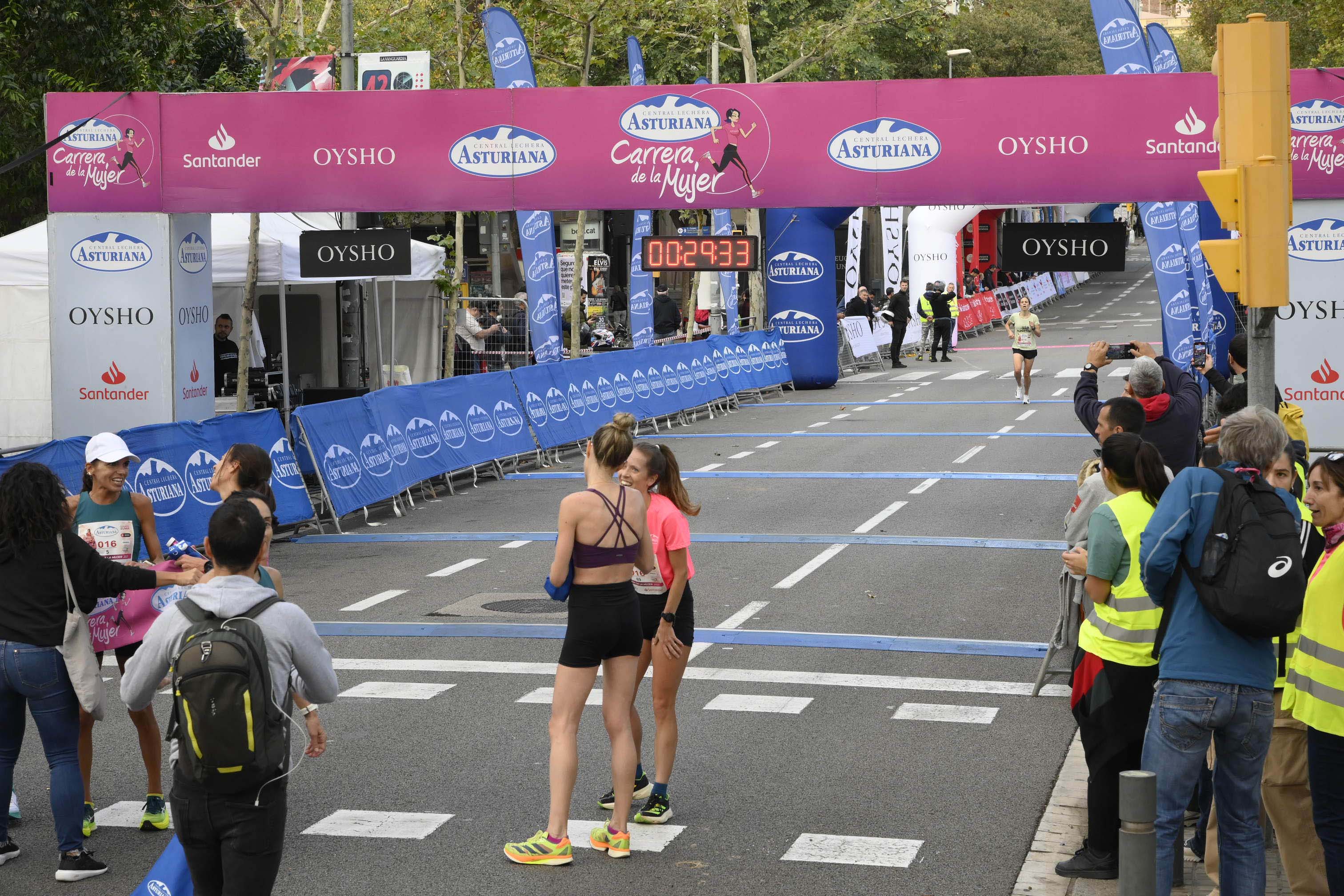 Las mejores fotos de la Carrera de la Mujer de Barcelona 2023. 3975