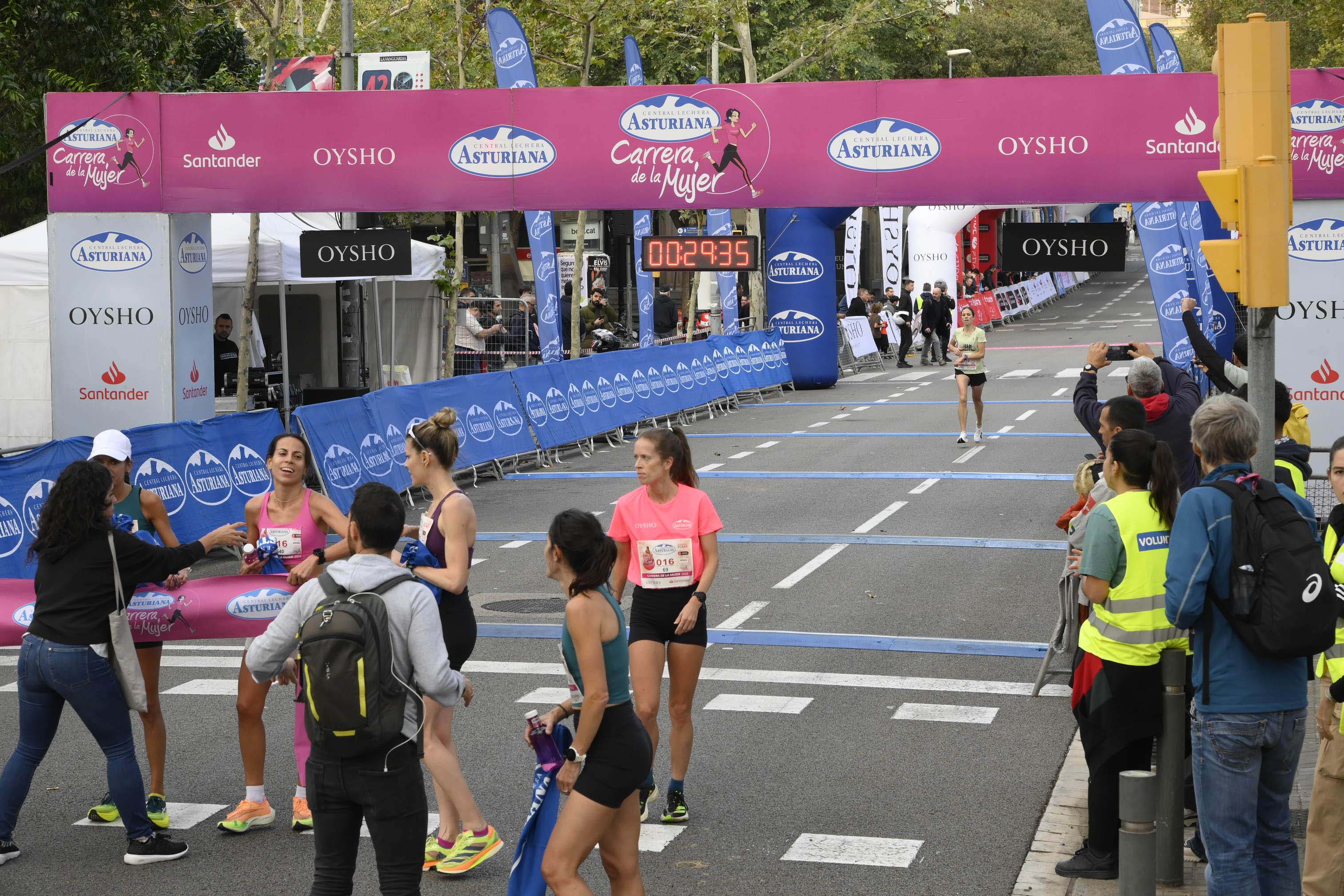 Las mejores fotos de la Carrera de la Mujer de Barcelona 2023. 3976