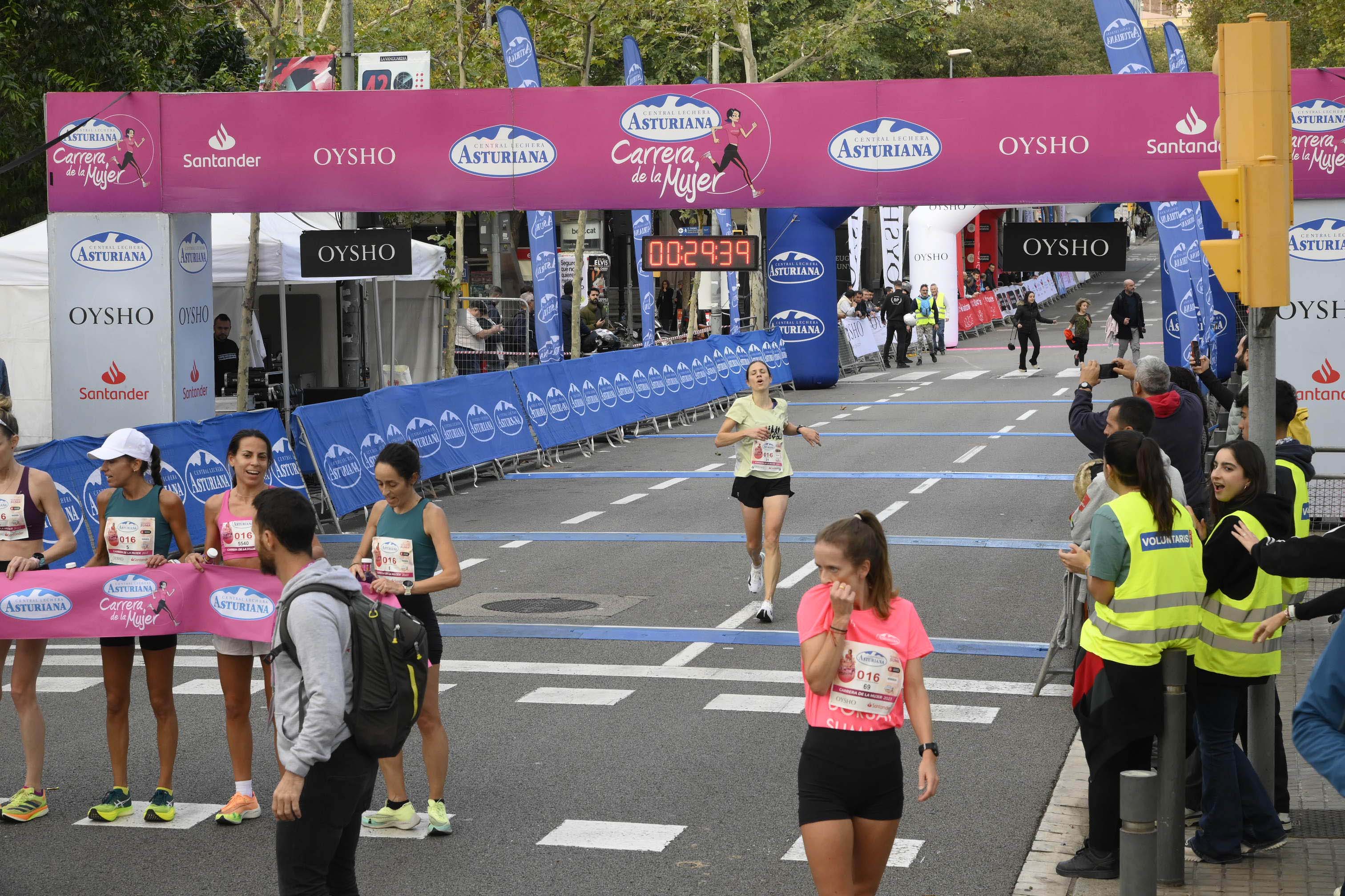 Las mejores fotos de la Carrera de la Mujer de Barcelona 2023. 3978