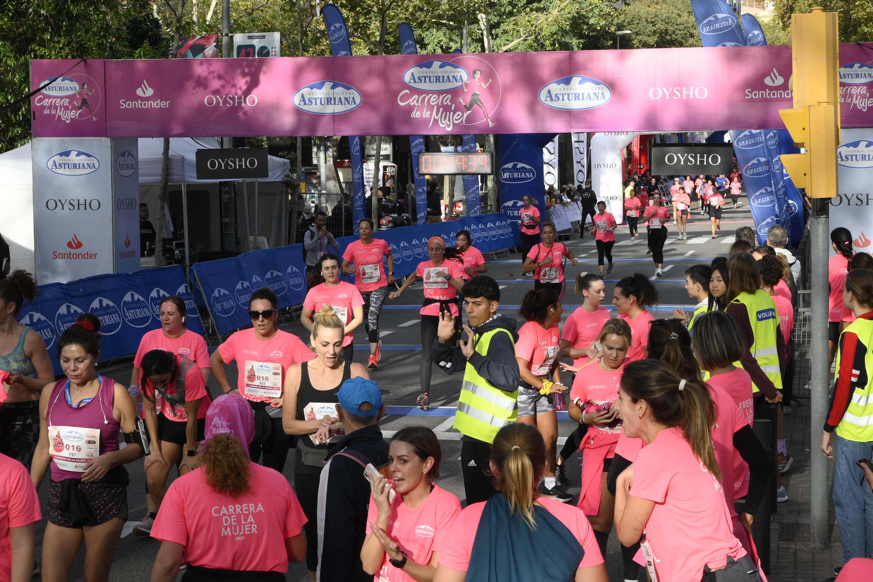 Las mejores fotos de la Carrera de la Mujer de Barcelona 2023. 4566