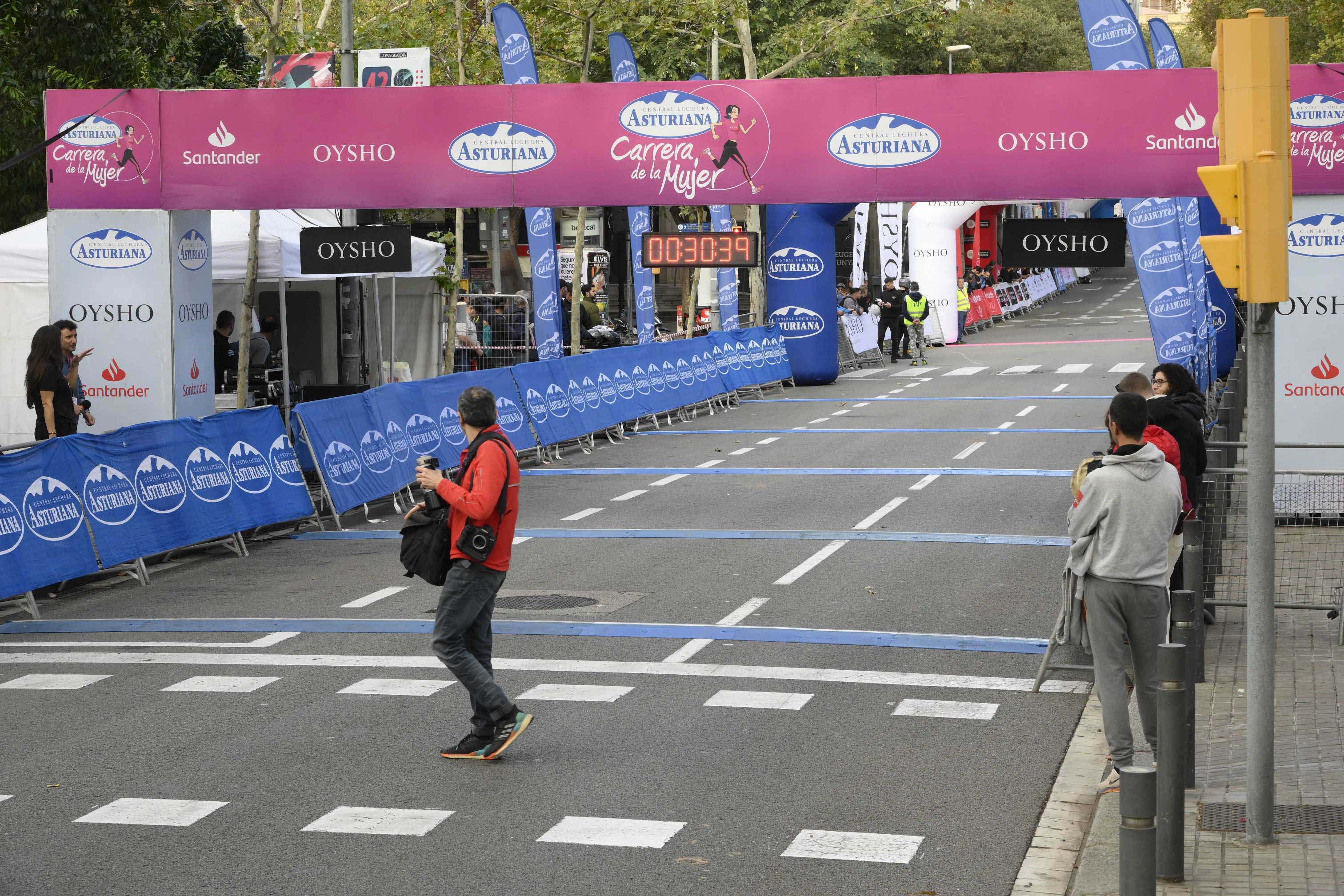 Las mejores fotos de la Carrera de la Mujer de Barcelona 2023. 4008