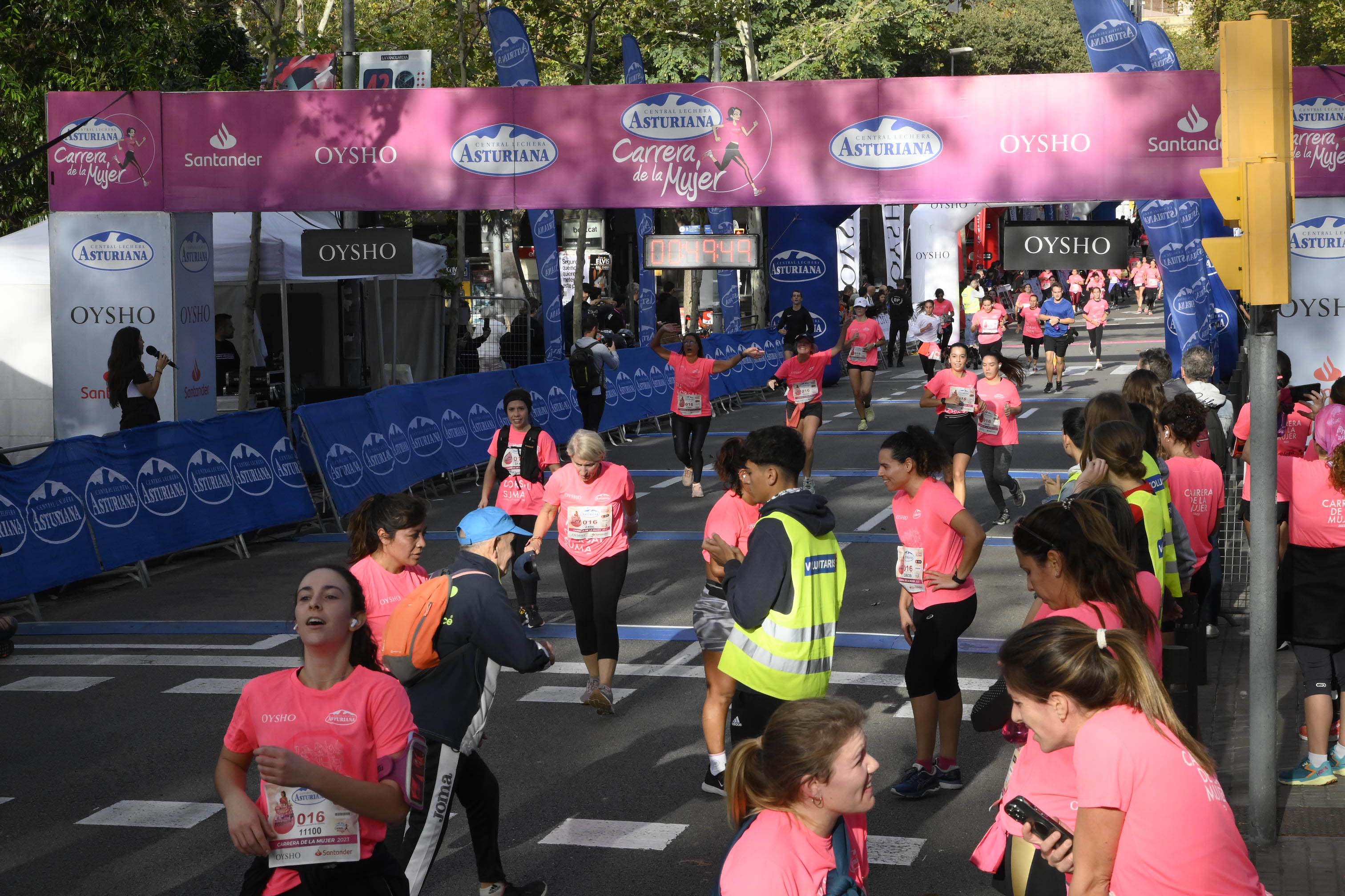 Las mejores fotos de la Carrera de la Mujer de Barcelona 2023. 4571