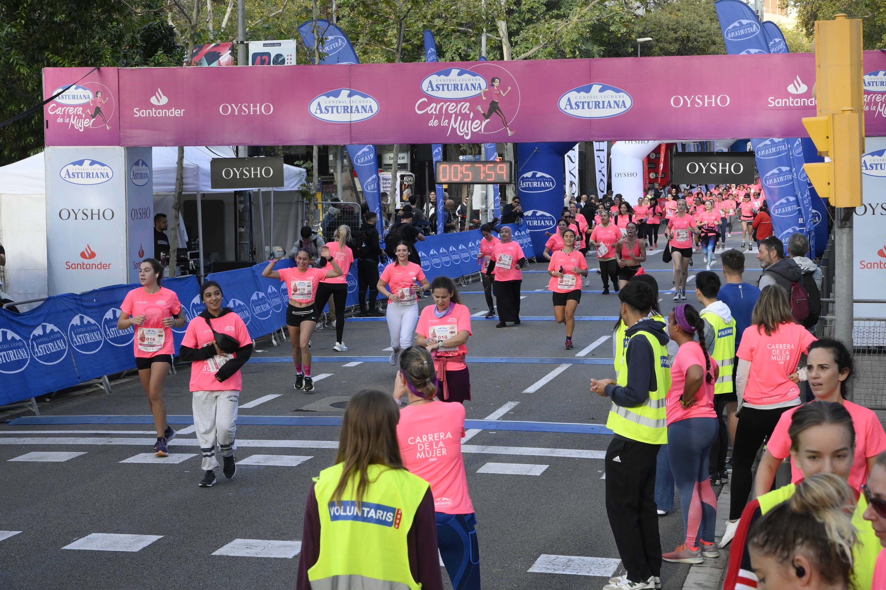 Las mejores fotos de la Carrera de la Mujer de Barcelona 2023. 4816