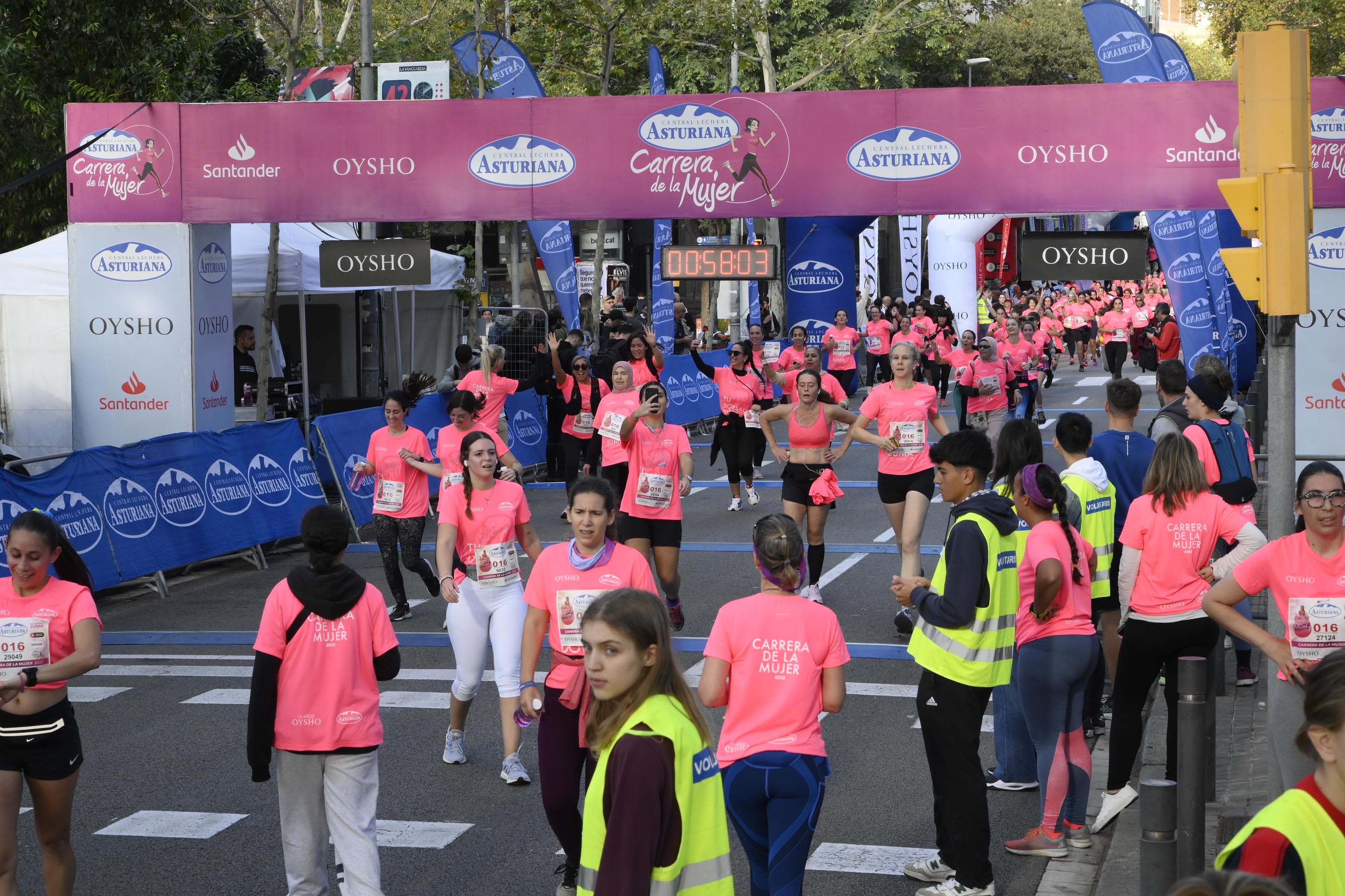 Las mejores fotos de la Carrera de la Mujer de Barcelona 2023. 4818
