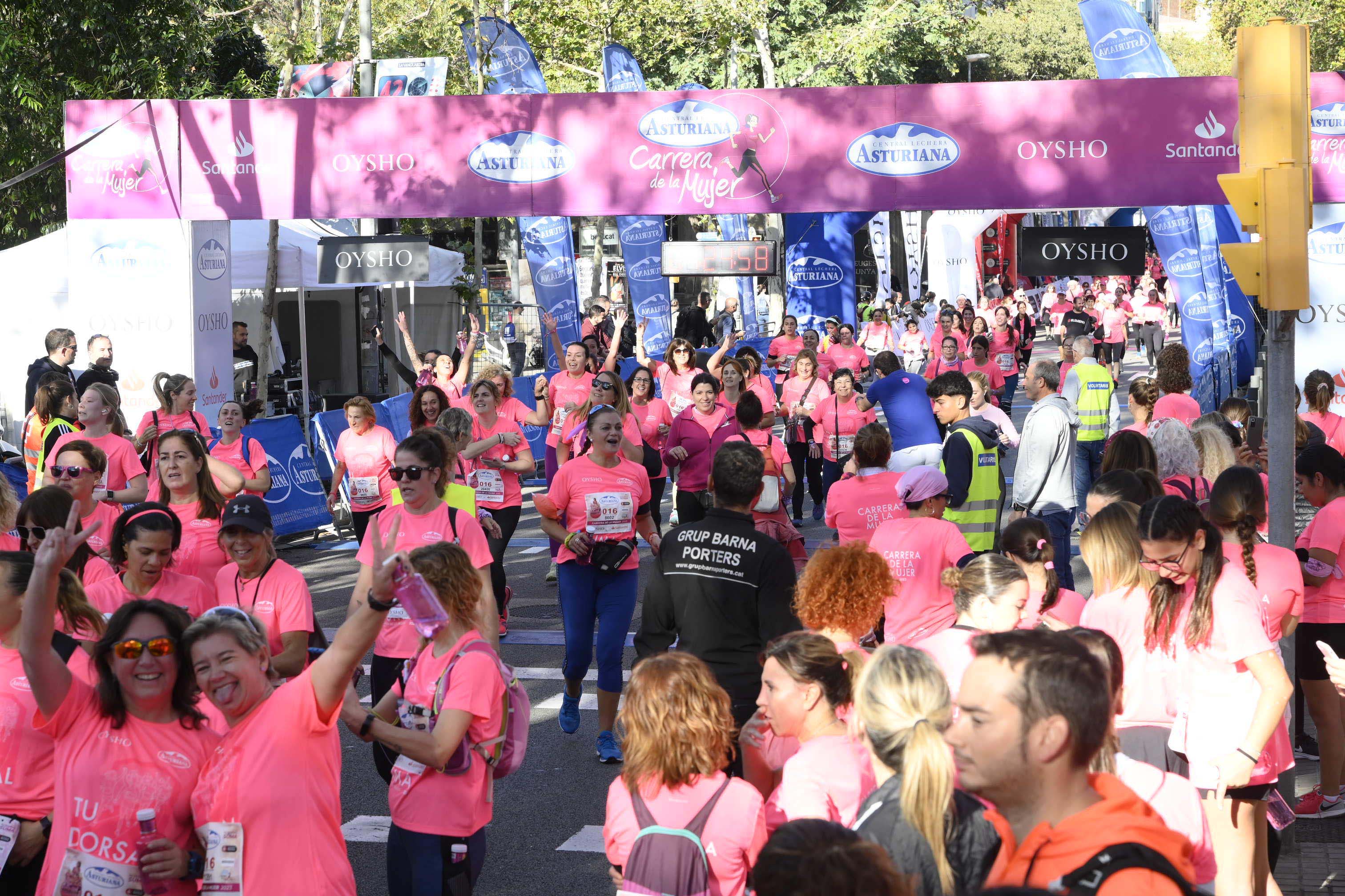 Las mejores fotos de la Carrera de la Mujer de Barcelona 2023. 5552