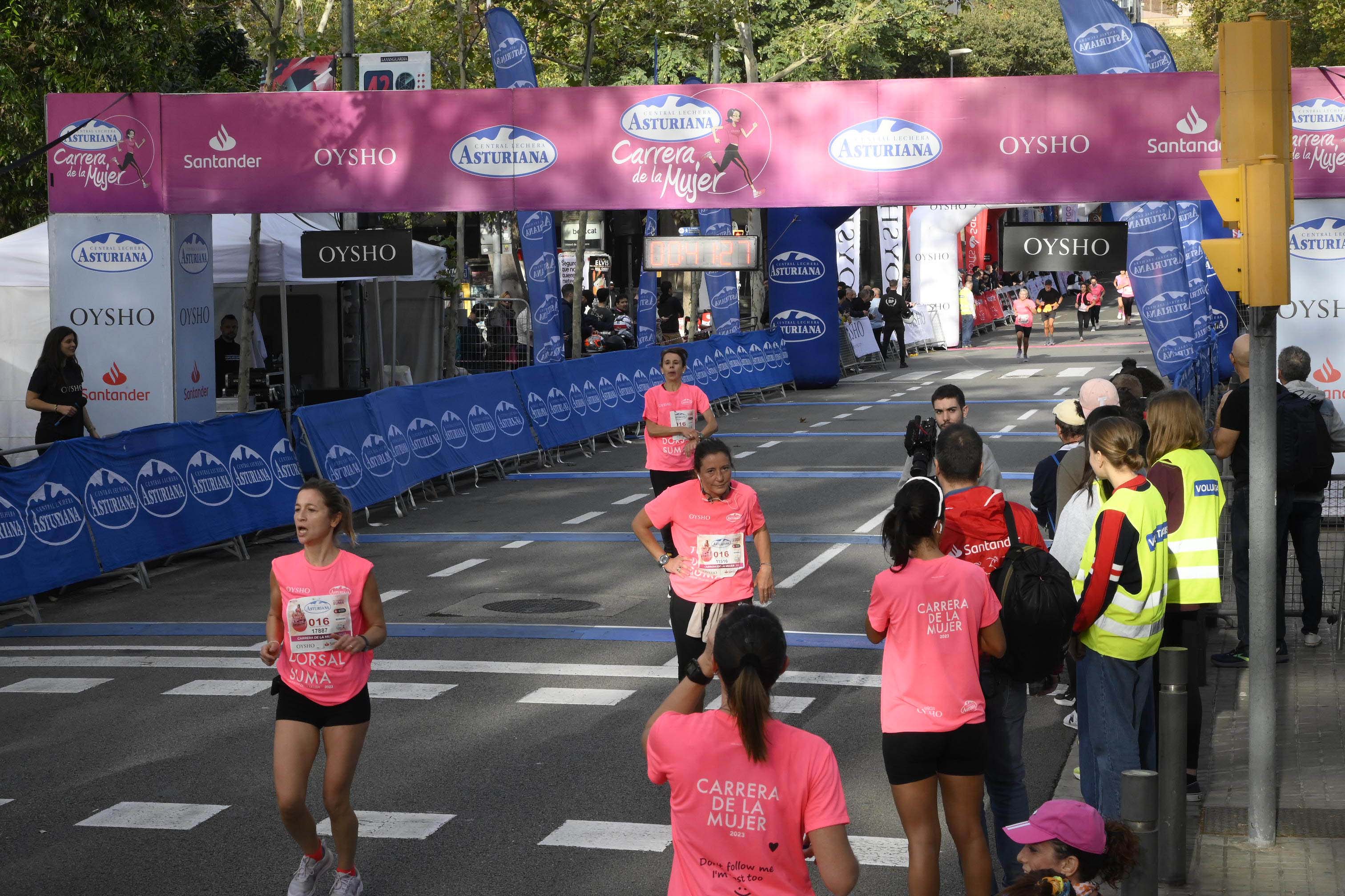 Las mejores fotos de la Carrera de la Mujer de Barcelona 2023. 4325