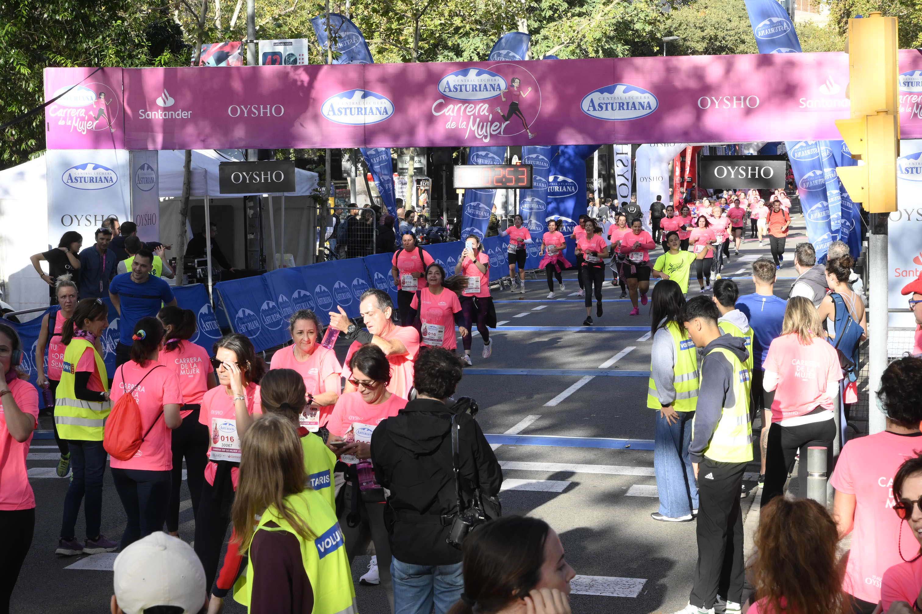 Las mejores fotos de la Carrera de la Mujer de Barcelona 2023. 4963