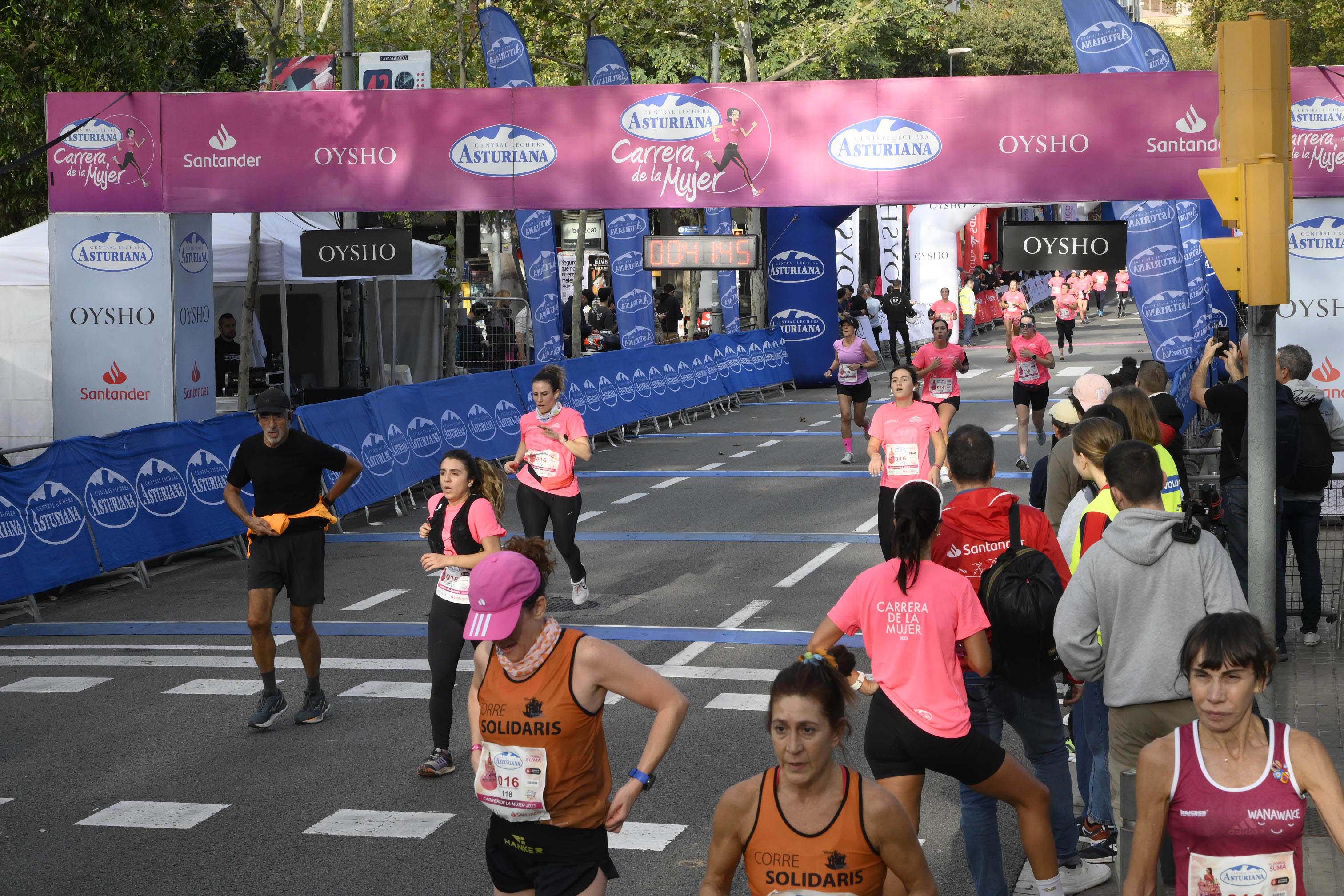 Las mejores fotos de la Carrera de la Mujer de Barcelona 2023. 4329
