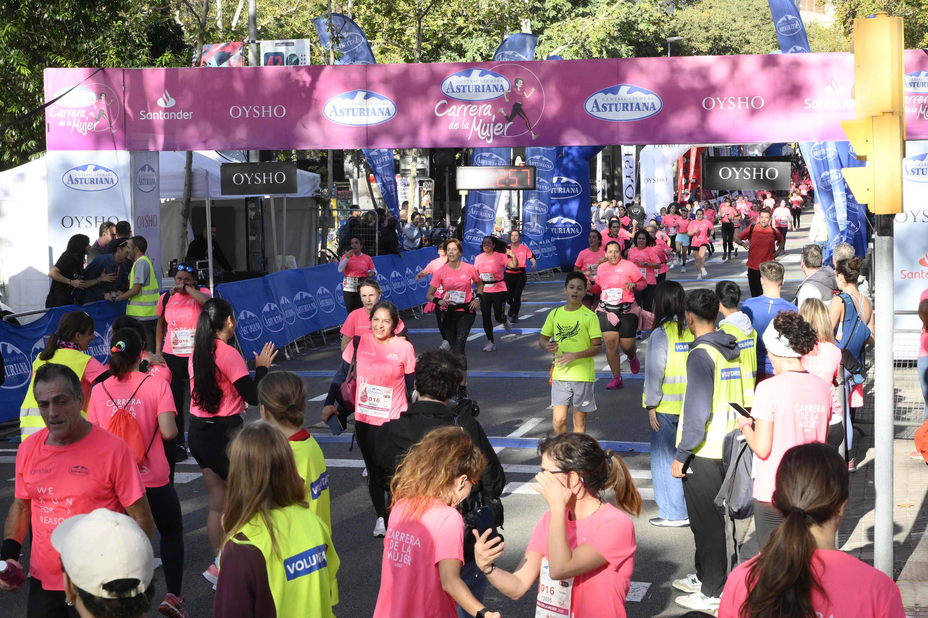 Las mejores fotos de la Carrera de la Mujer de Barcelona 2023. 4965