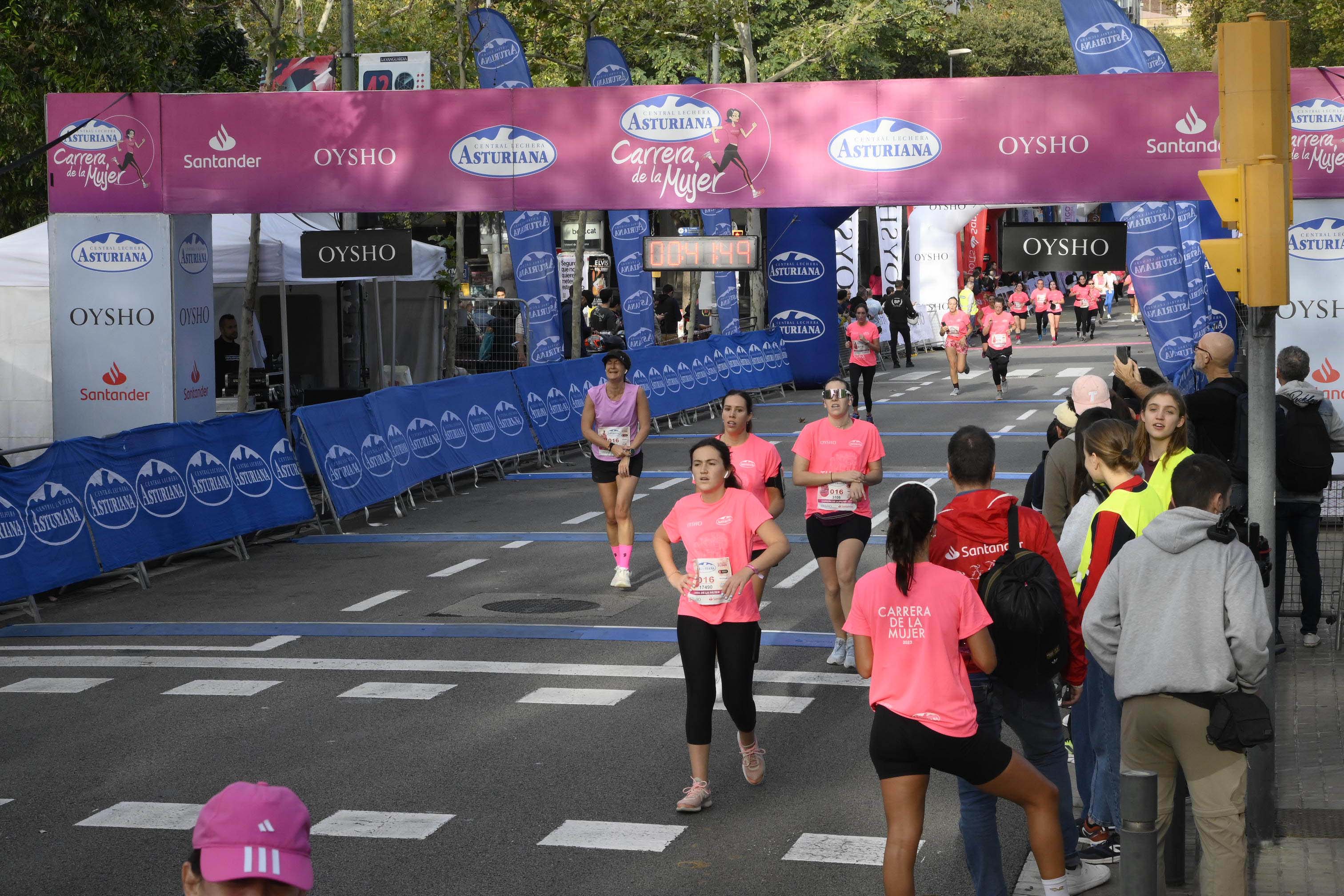 Las mejores fotos de la Carrera de la Mujer de Barcelona 2023. 4331