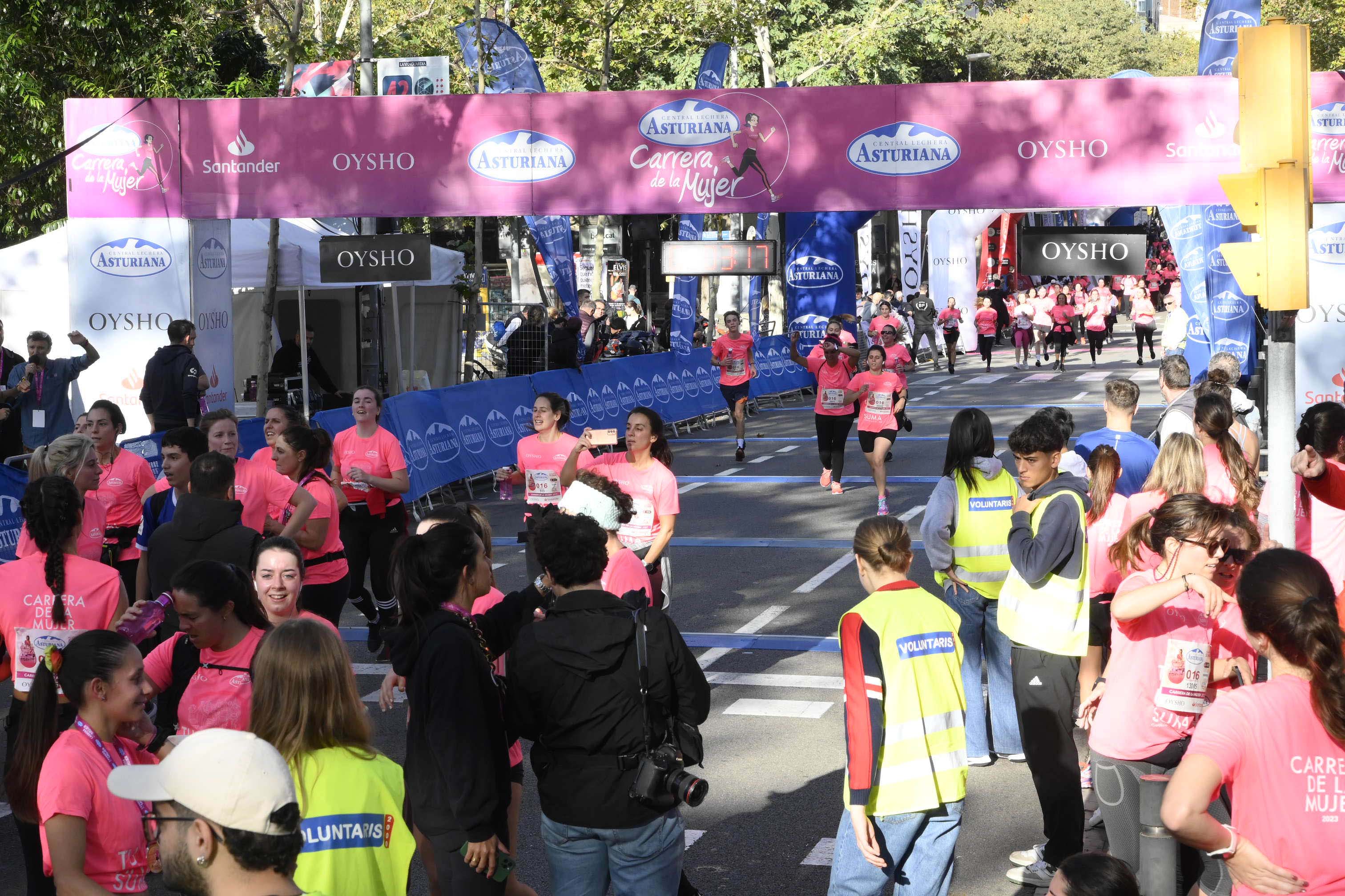 Las mejores fotos de la Carrera de la Mujer de Barcelona 2023. 4975