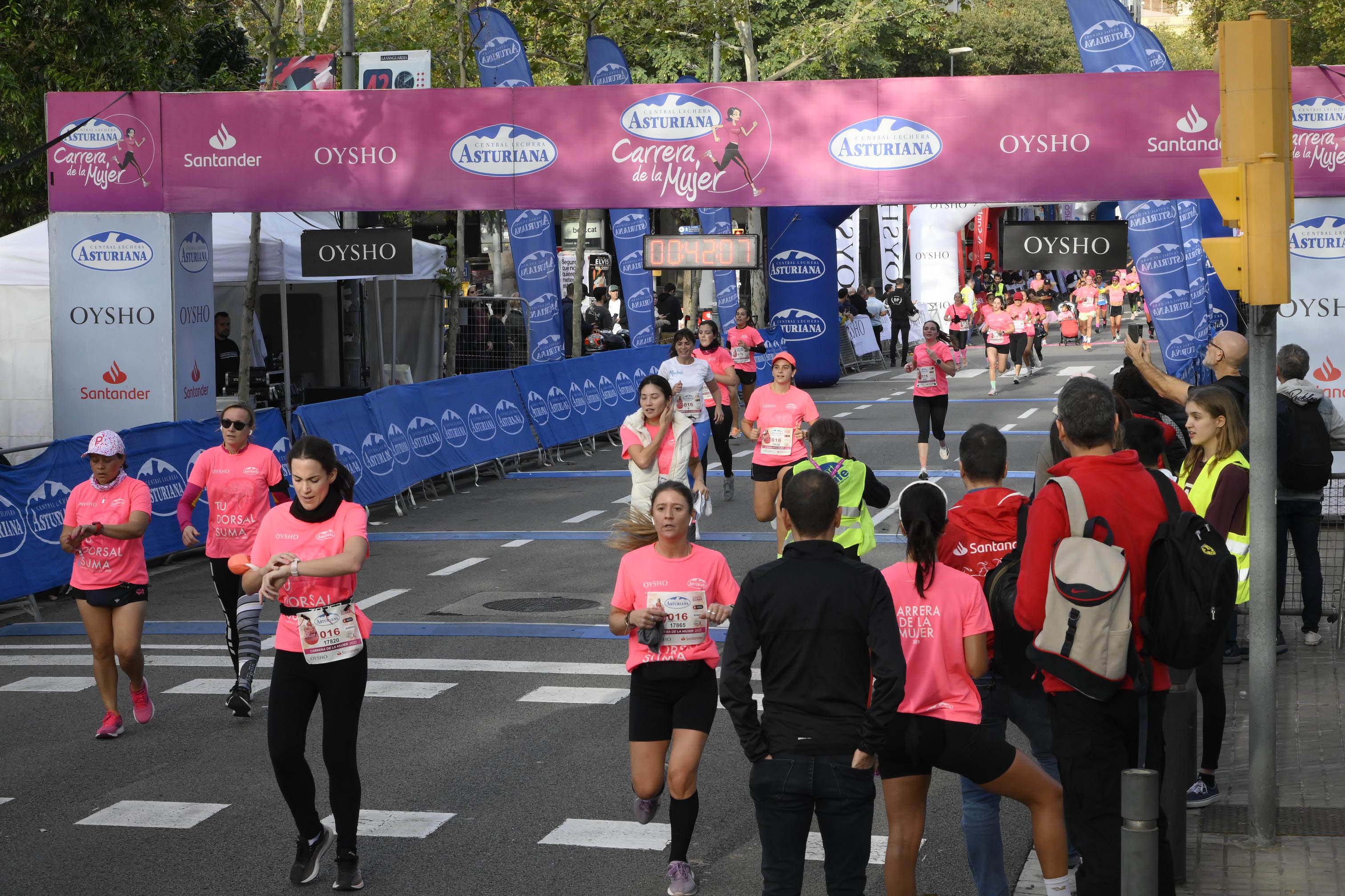Las mejores fotos de la Carrera de la Mujer de Barcelona 2023. 4340